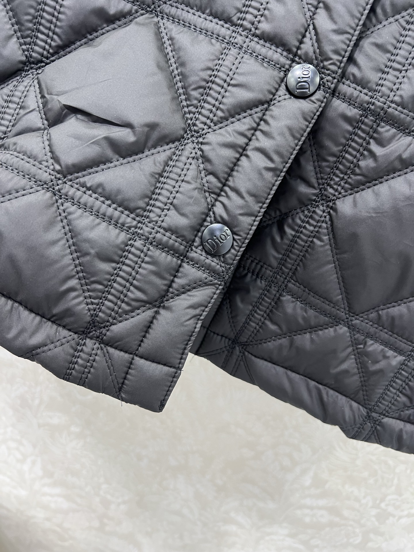 🔥🔥DIO*25新款藤格纹戴妃格夹棉单排扣短裙半裙 定制五金整体戴妃格 两侧口袋设计 下摆小蜜蜂刺绣 帅