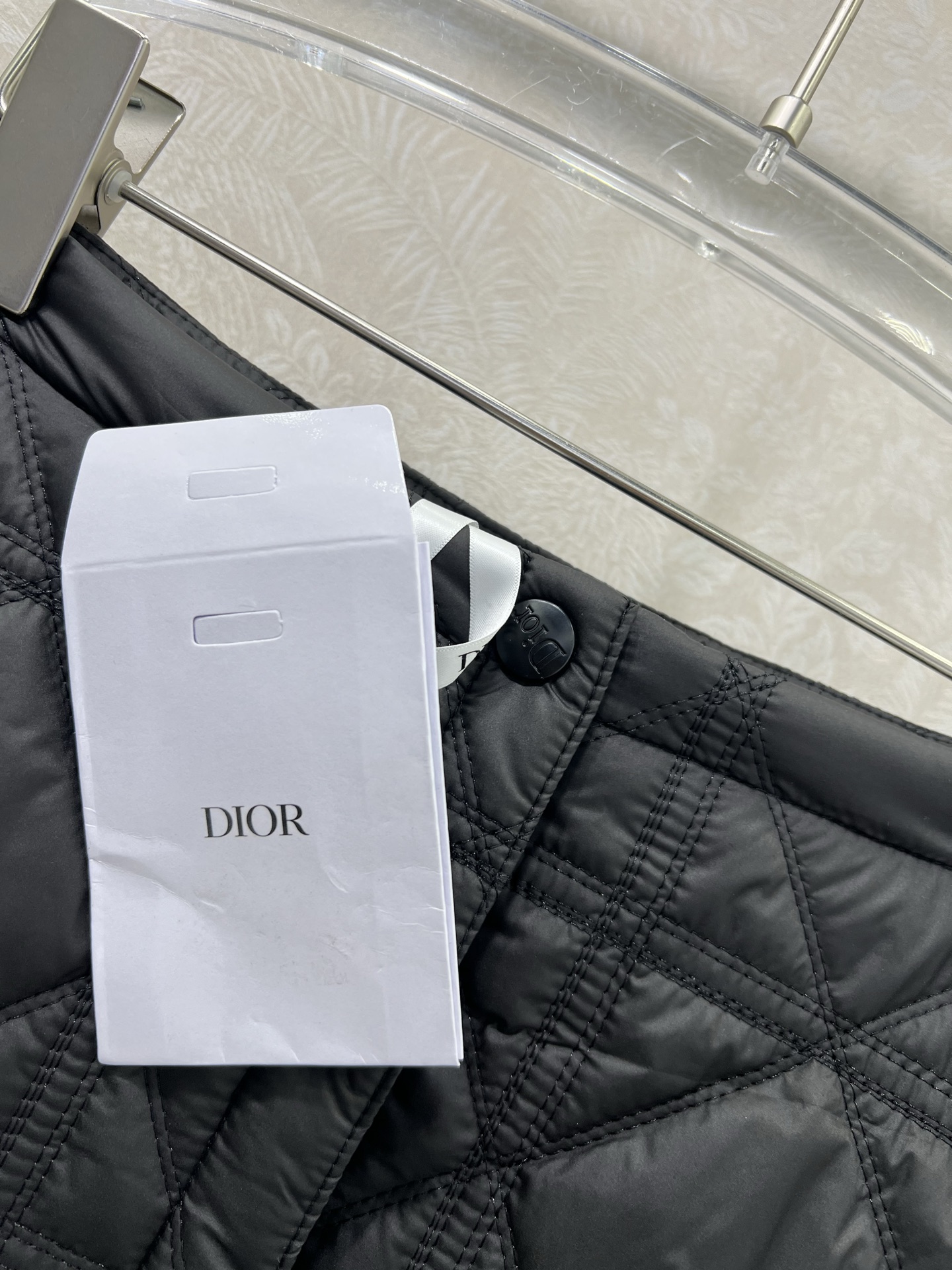 🔥🔥DIO*25新款藤格纹戴妃格夹棉单排扣短裙半裙 定制五金整体戴妃格 两侧口袋设计 下摆小蜜蜂刺绣 帅