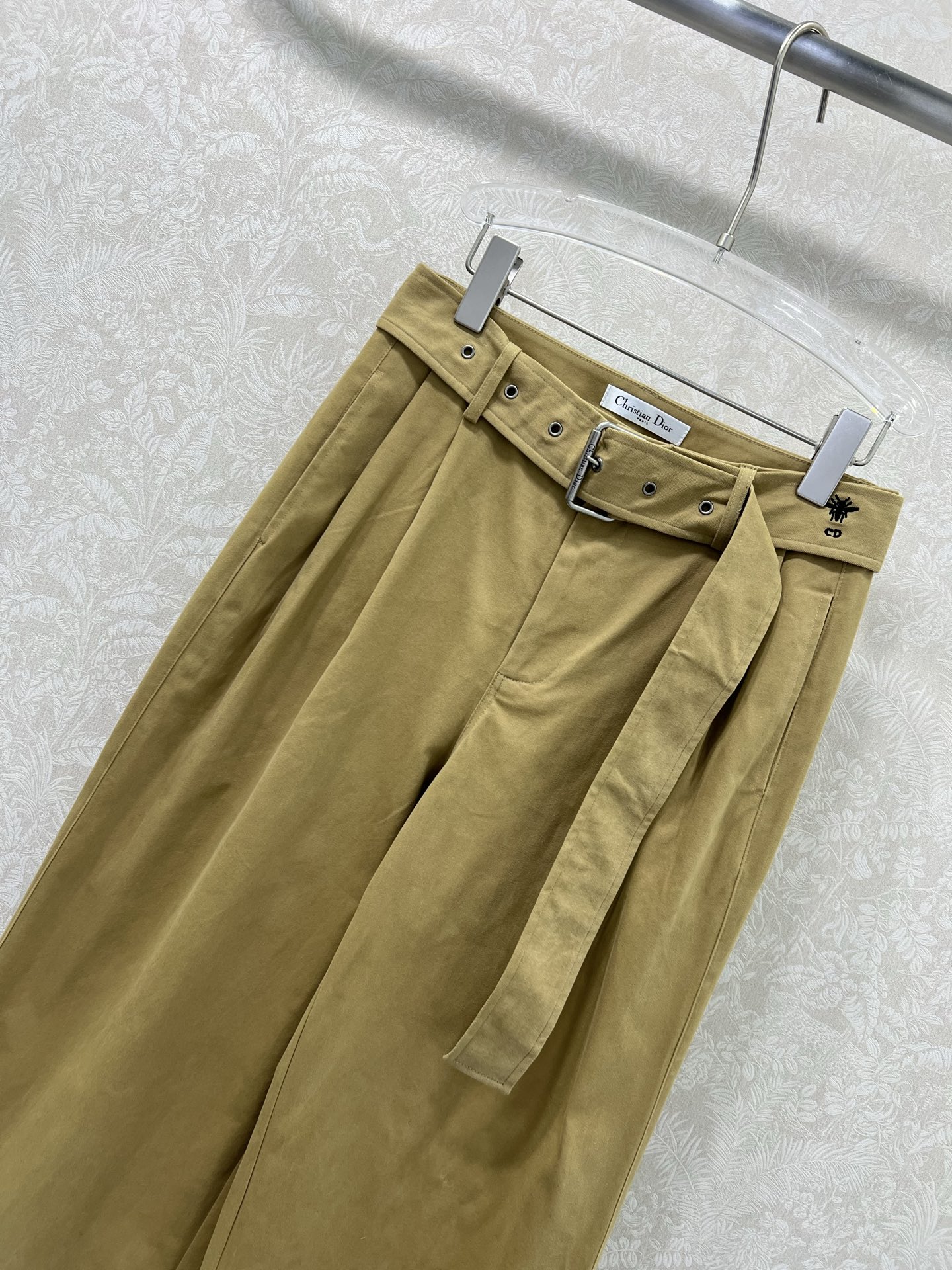 🔥🔥DIO*25新款腰带阔腿裤 独家yb开发高版出品！直接原地起飞✨腰带精美小蜜蜂刺绣打破刻板，面料质感