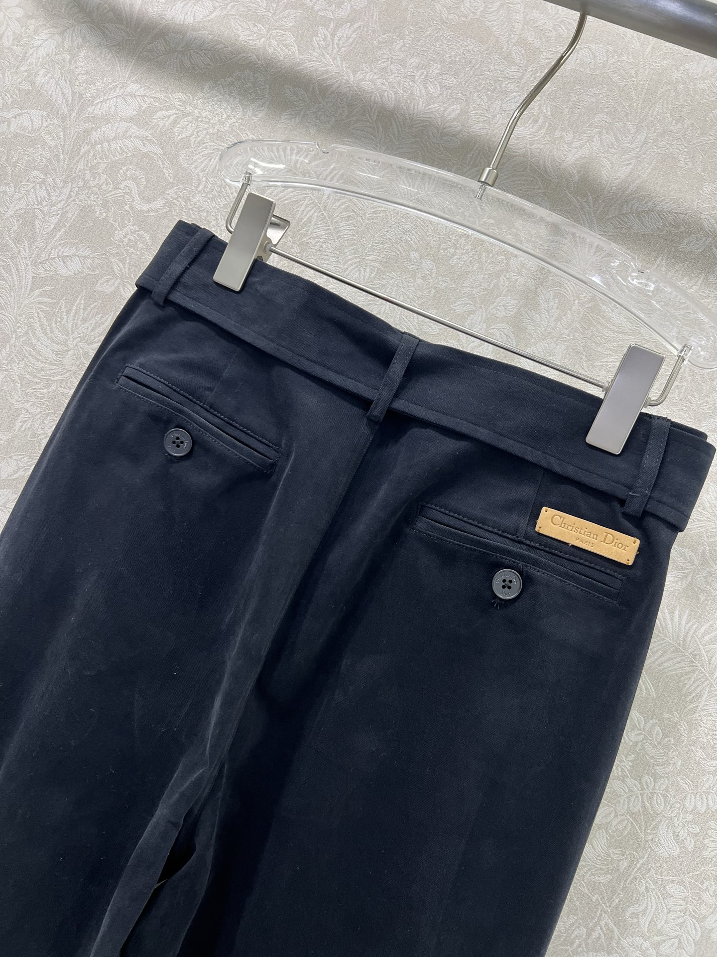 🔥🔥DIO*25新款腰带阔腿裤 独家yb开发高版出品！直接原地起飞✨腰带精美小蜜蜂刺绣打破刻板，面料质感