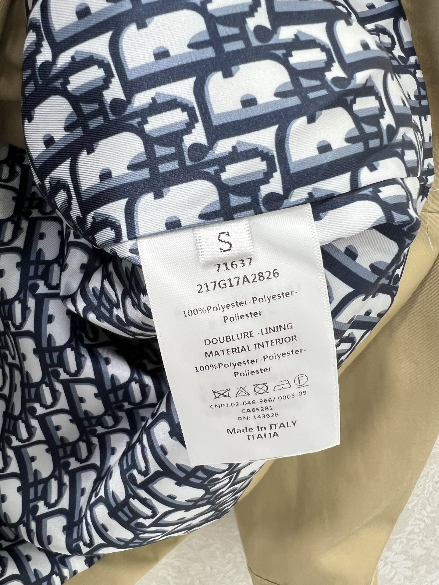 🔥🔥DIO* 25秋冬新款系带短款风衣外套🧥 超经典一定是让人眼前一亮的一款！版型无敌！完全不压身高 高