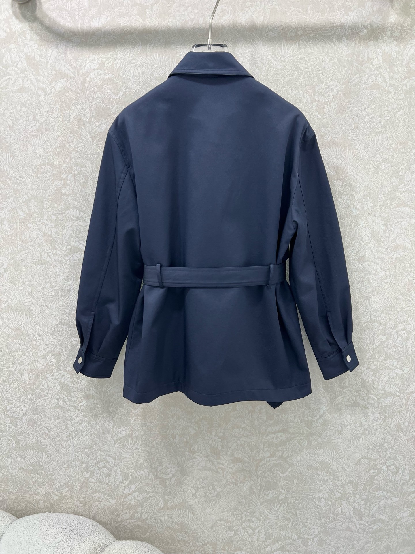 🔥🔥DIO* 25秋冬新款系带短款风衣外套🧥 超经典一定是让人眼前一亮的一款！版型无敌！完全不压身高 高