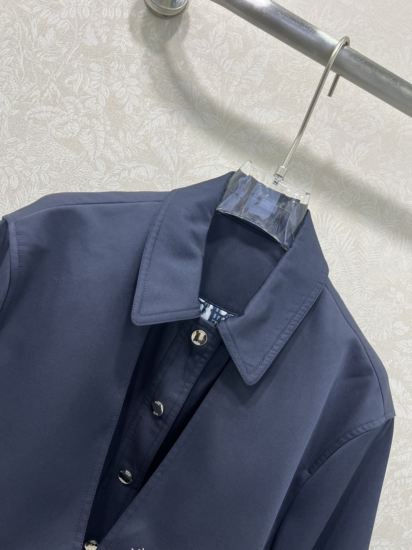 🔥🔥DIO* 25秋冬新款系带短款风衣外套🧥 超经典一定是让人眼前一亮的一款！版型无敌！完全不压身高 高