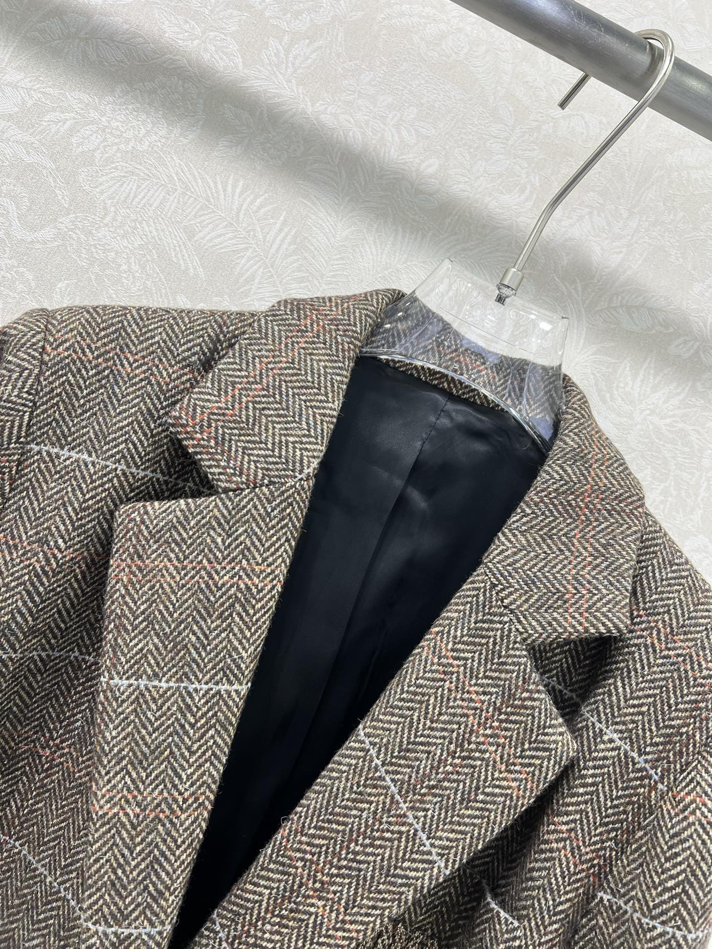 🔥🔥 mium* 25新款含羊毛西装外套 超火爆的美拉德色系 老钱风穿搭 胸前miu贴标定制五金 随性潇