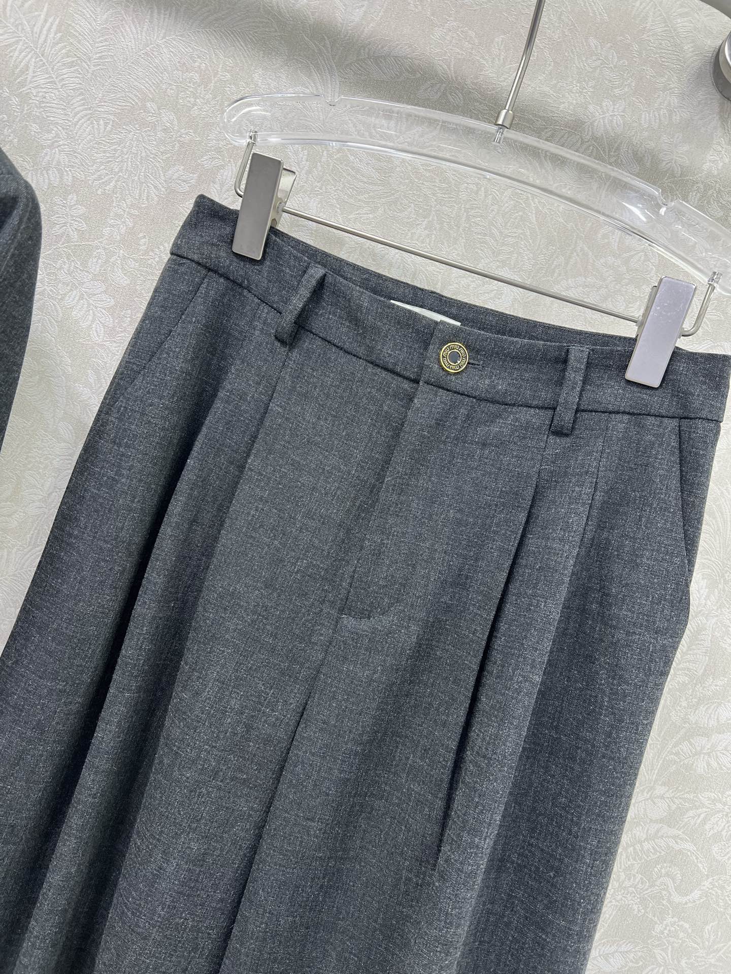 🔥🔥miumi*25新款含羊毛套装 经典圆领双排扣西服外套➕阔腿裤的组合 高级格雷灰 定制五金 上身就是