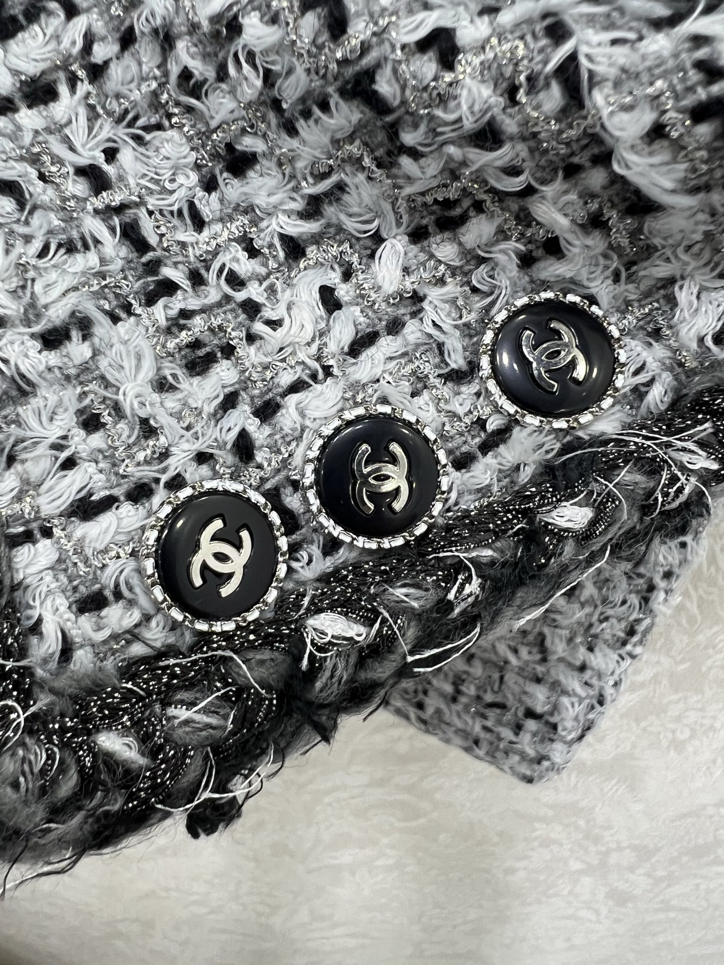 🔥🔥Chan*l25新款圆领钉珠捆边外套 进口粗纺羊毛呢材质 质感高级 品相十足 圆领洋装外套版型 正肩