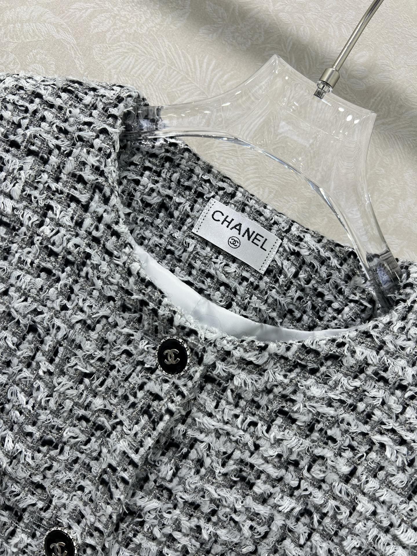 🔥🔥Chan*l25新款圆领钉珠捆边外套 进口粗纺羊毛呢材质 质感高级 品相十足 圆领洋装外套版型 正肩