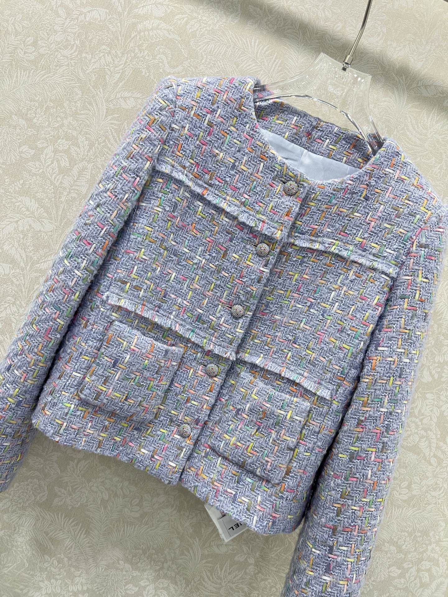 🔥🔥Chane* 25新款高级手工坊系列新款 短款单排扣紫色粗花呢外套 100%真丝内衬‼️注意细节区分