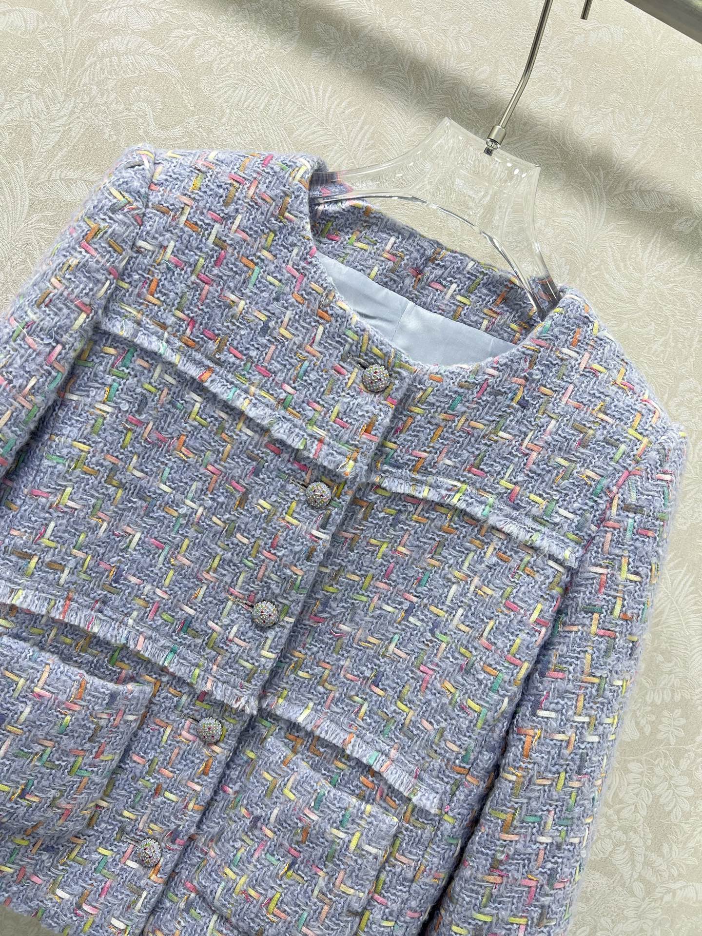 🔥🔥Chane* 25新款高级手工坊系列新款 短款单排扣紫色粗花呢外套 100%真丝内衬‼️注意细节区分