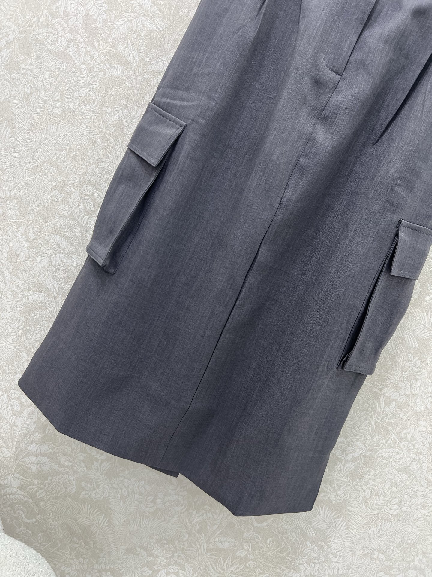 🔥🔥Alexand*r wang大王25新款大王家纯色高腰织带工装风半裙，不可多得的半裙一条，腰头以朋克