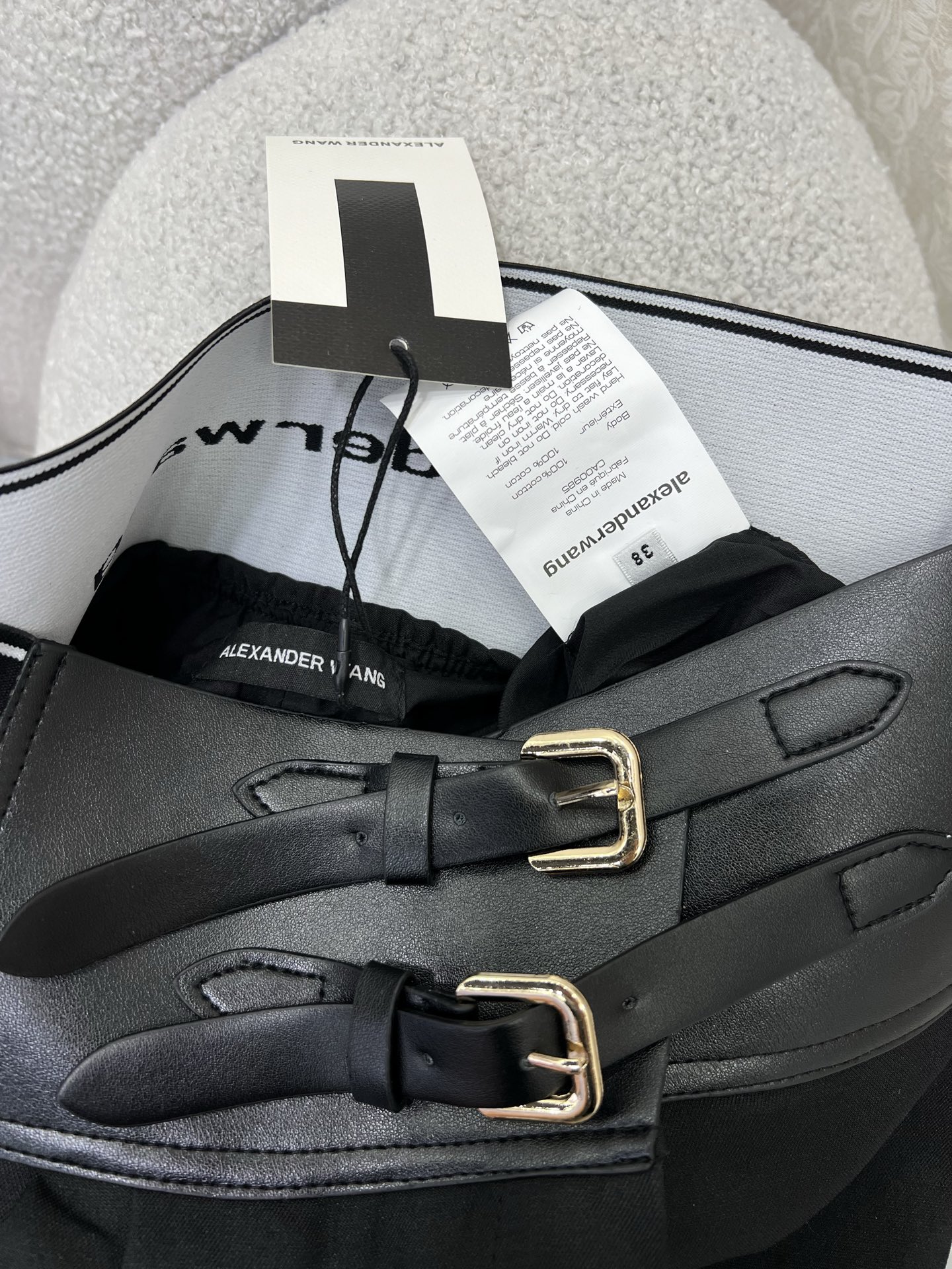 🔥🔥Alexand*r wang大王25新款大王家纯色高腰织带工装风半裙，不可多得的半裙一条，腰头以朋克