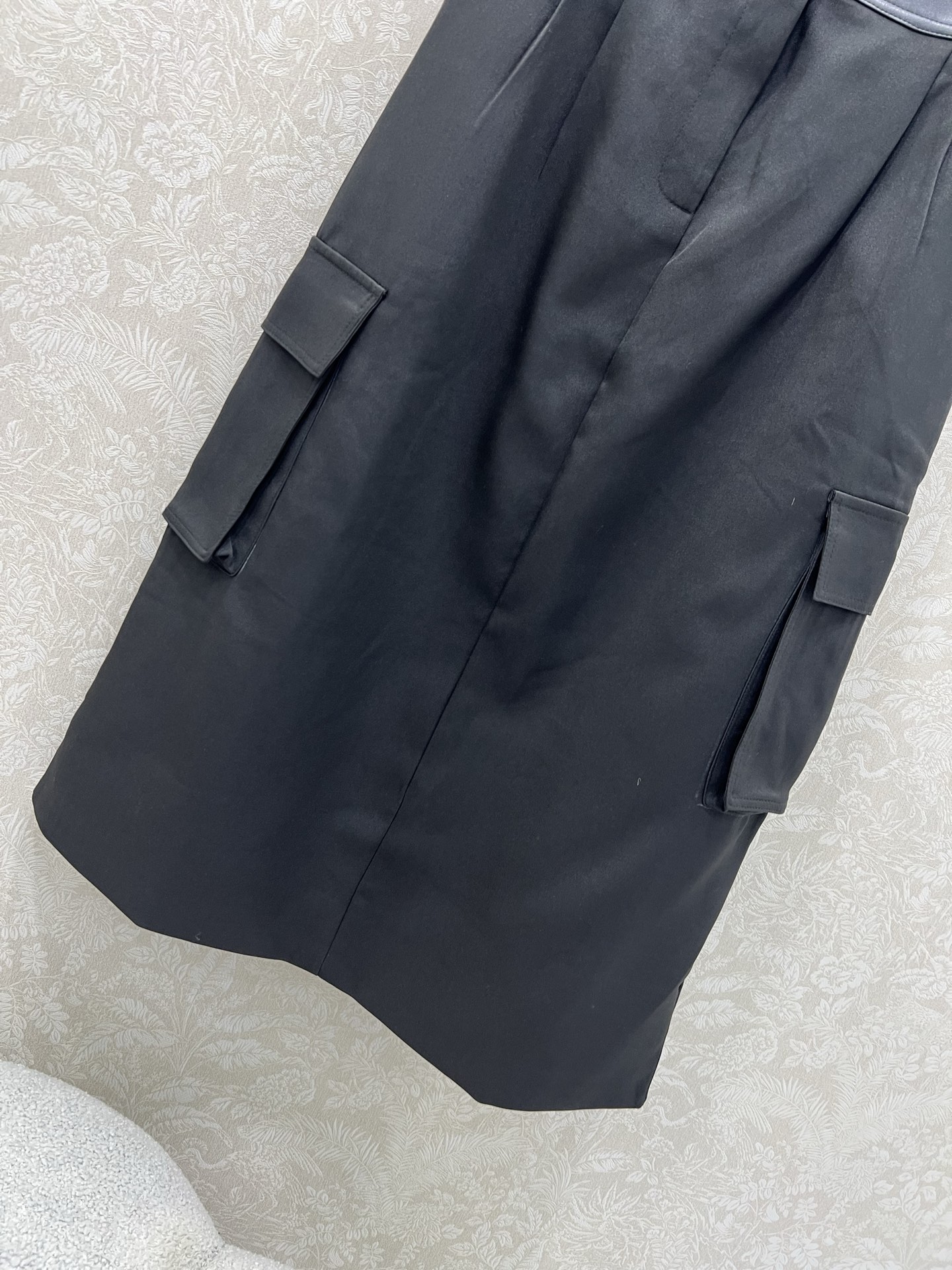 🔥🔥Alexand*r wang大王25新款大王家纯色高腰织带工装风半裙，不可多得的半裙一条，腰头以朋克