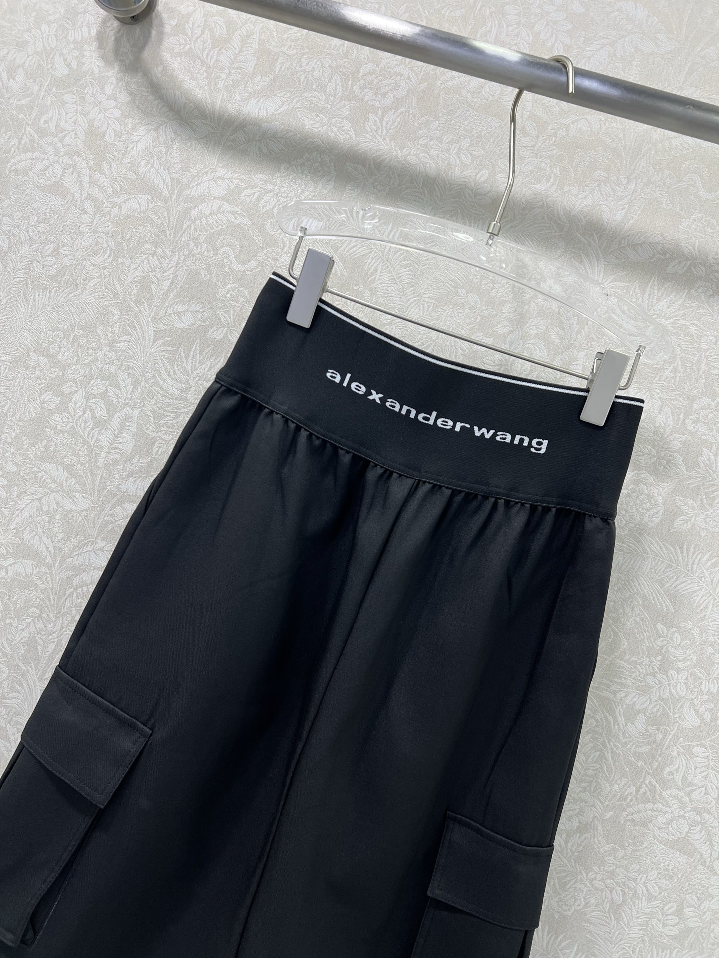 🔥🔥Alexand*r wang大王25新款大王家纯色高腰织带工装风半裙，不可多得的半裙一条，腰头以朋克