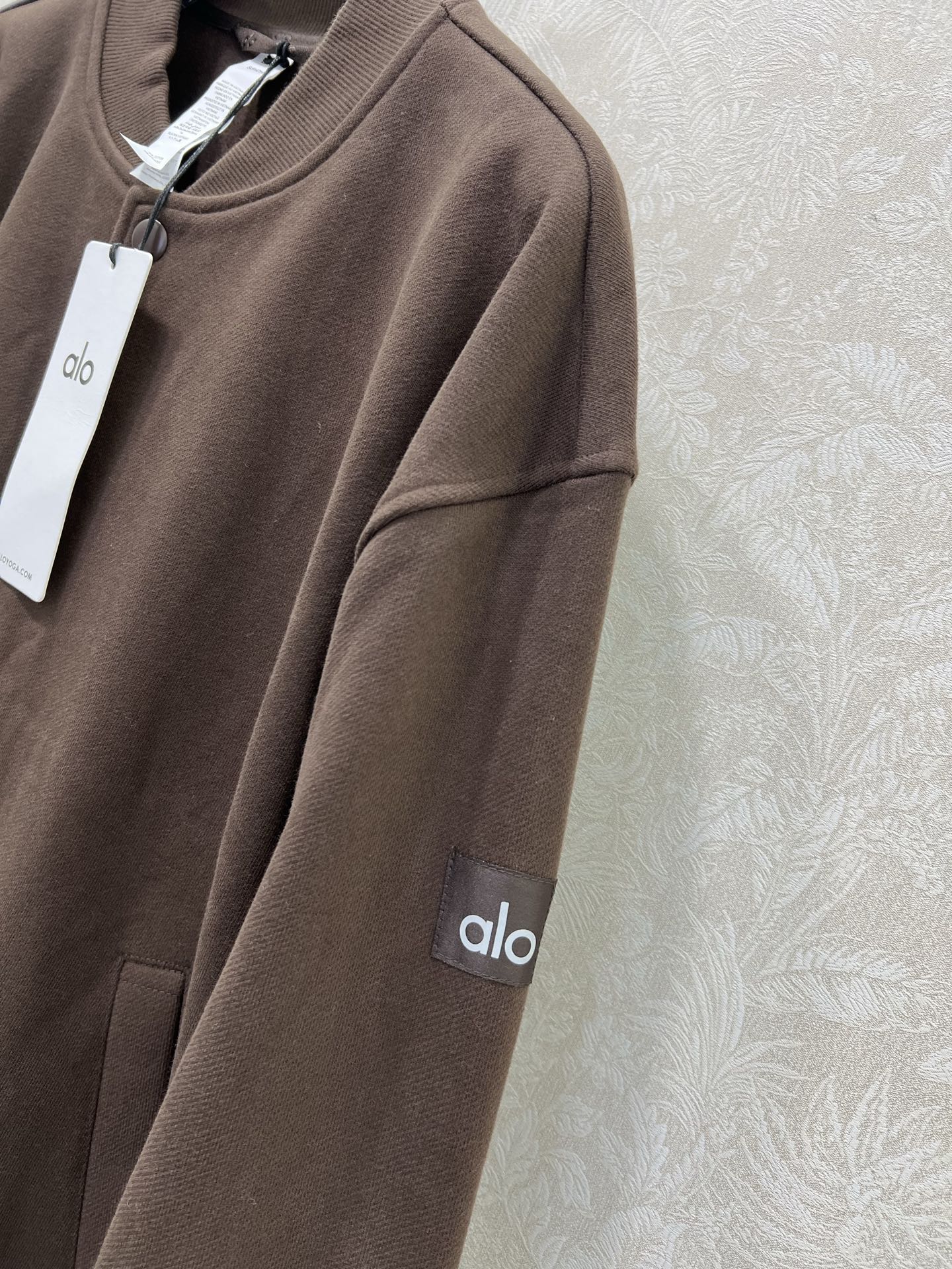 🔥🔥alo*25新款棒球⚾️外套 高克重面料挺度质感都在线 韩版宽松版型 袖臂alo反光logo 细节都