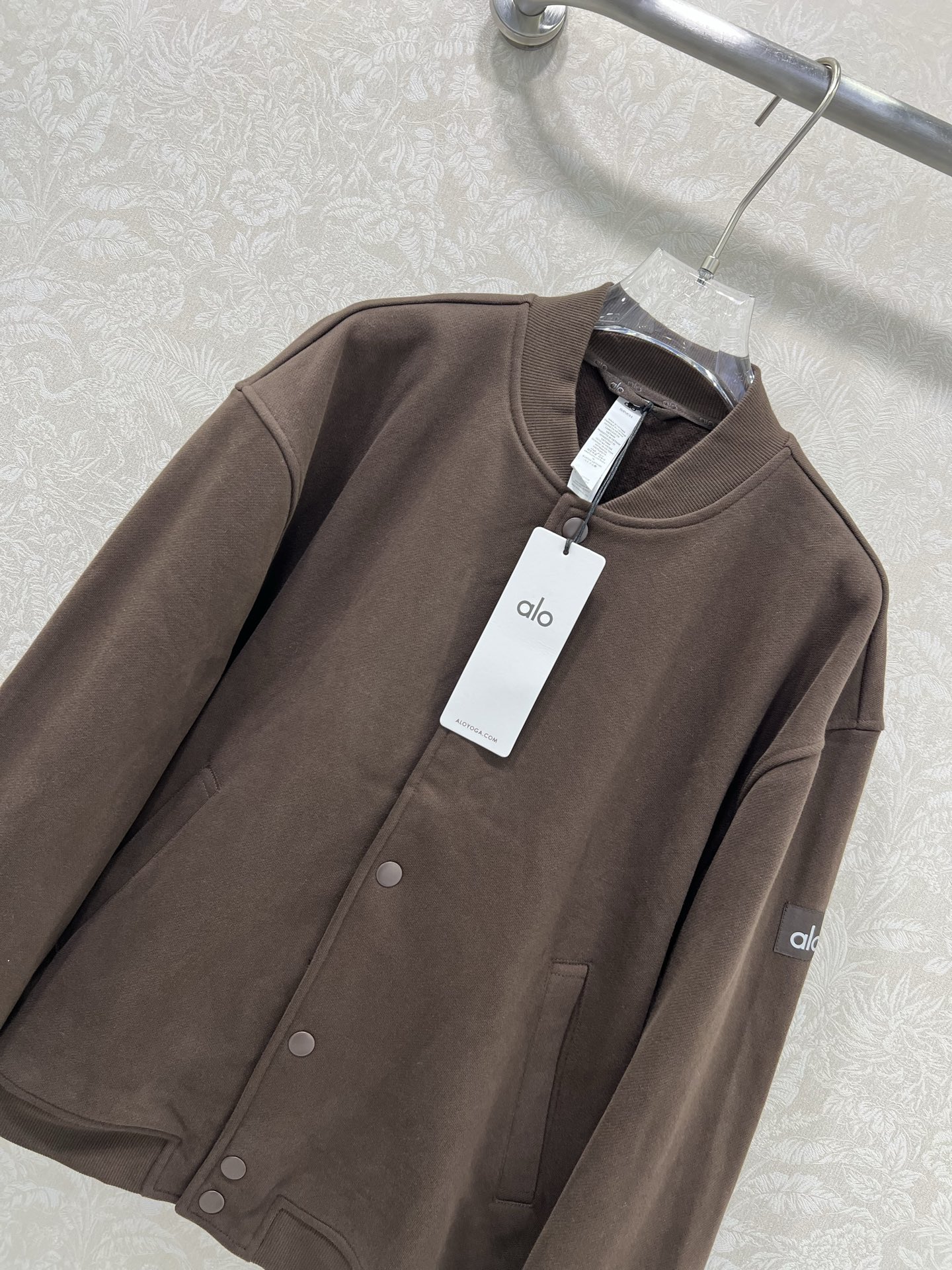 🔥🔥alo*25新款棒球⚾️外套 高克重面料挺度质感都在线 韩版宽松版型 袖臂alo反光logo 细节都