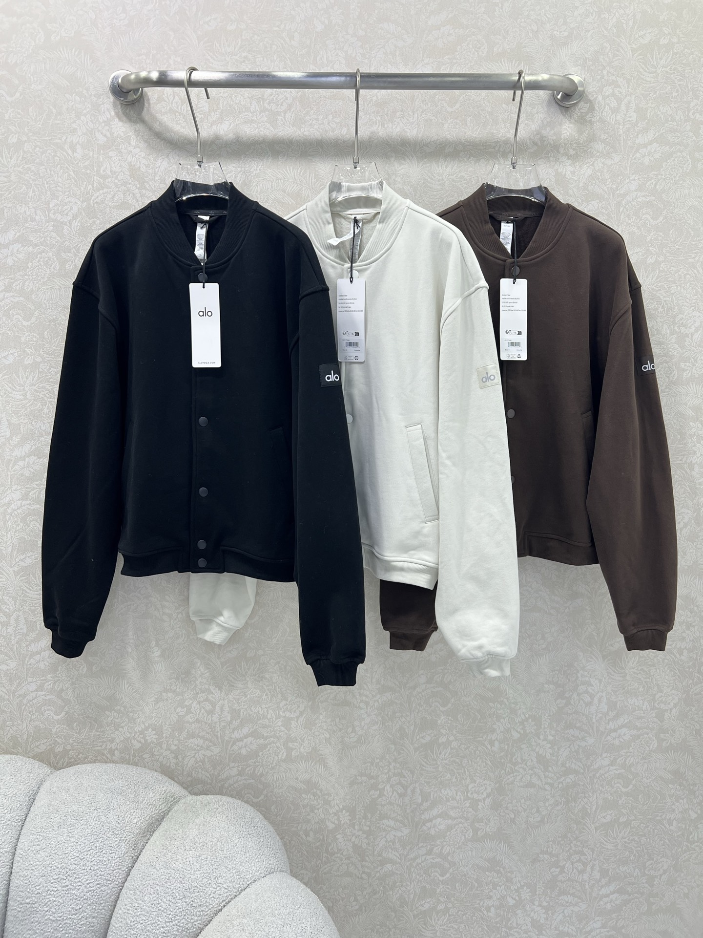 🔥🔥alo*25新款棒球⚾️外套 高克重面料挺度质感都在线 韩版宽松版型 袖臂alo反光logo 细节都