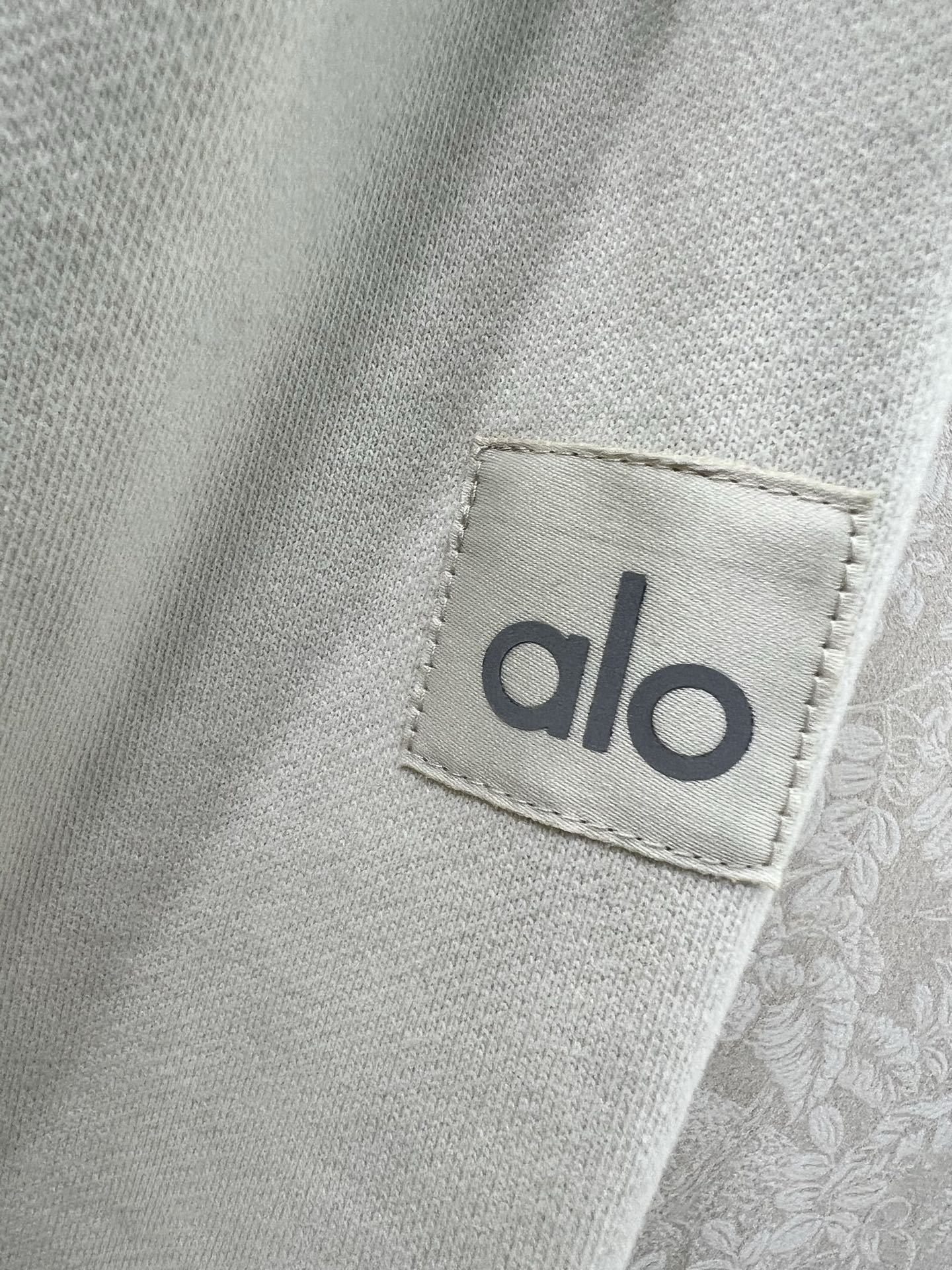 🔥🔥alo*25新款棒球⚾️外套 高克重面料挺度质感都在线 韩版宽松版型 袖臂alo反光logo 细节都