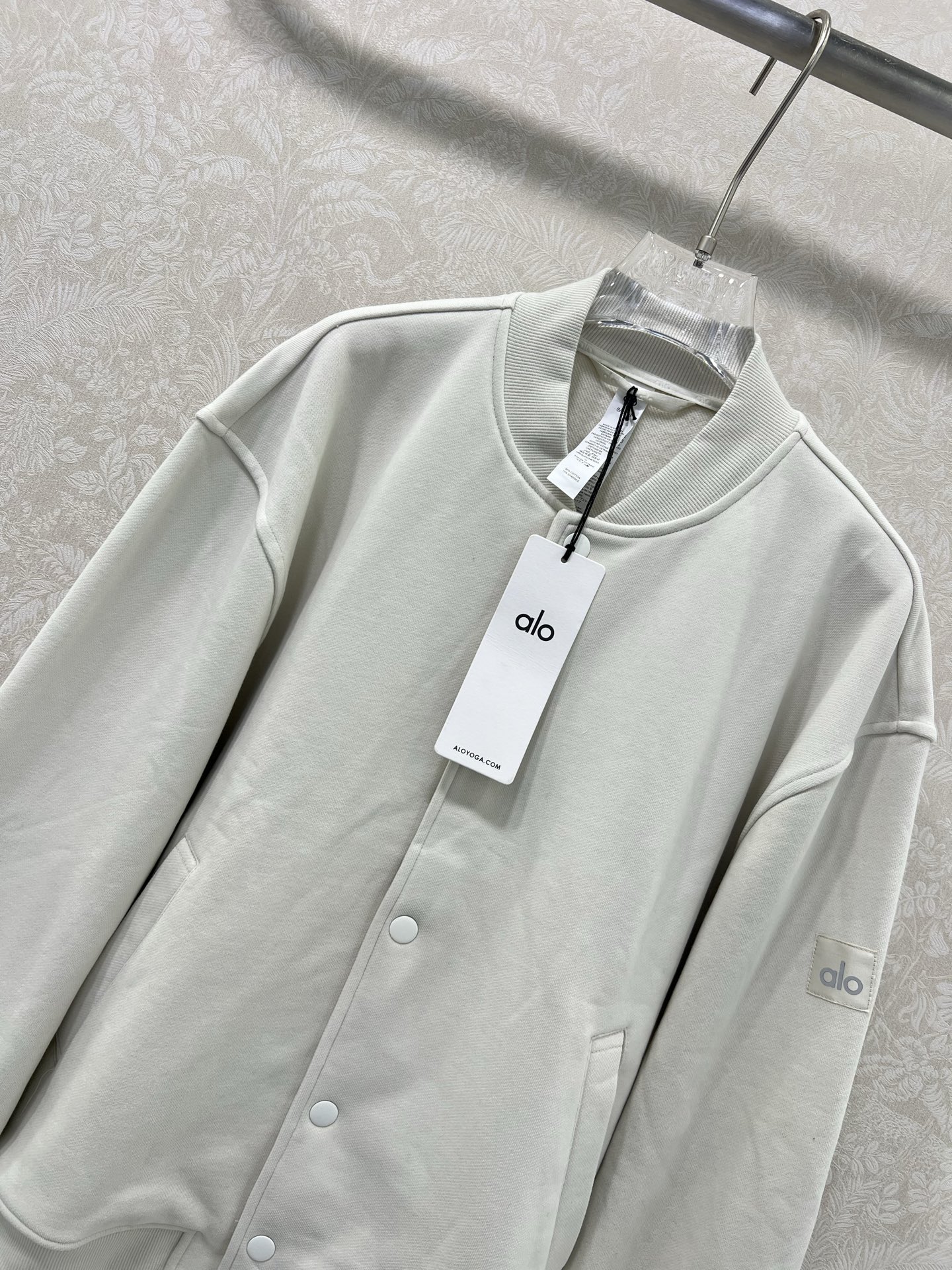 🔥🔥alo*25新款棒球⚾️外套 高克重面料挺度质感都在线 韩版宽松版型 袖臂alo反光logo 细节都