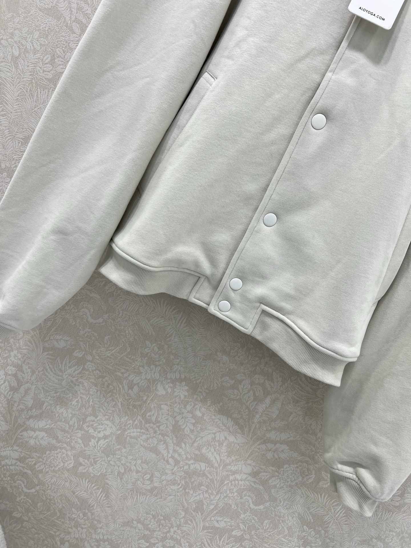 🔥🔥alo*25新款棒球⚾️外套 高克重面料挺度质感都在线 韩版宽松版型 袖臂alo反光logo 细节都