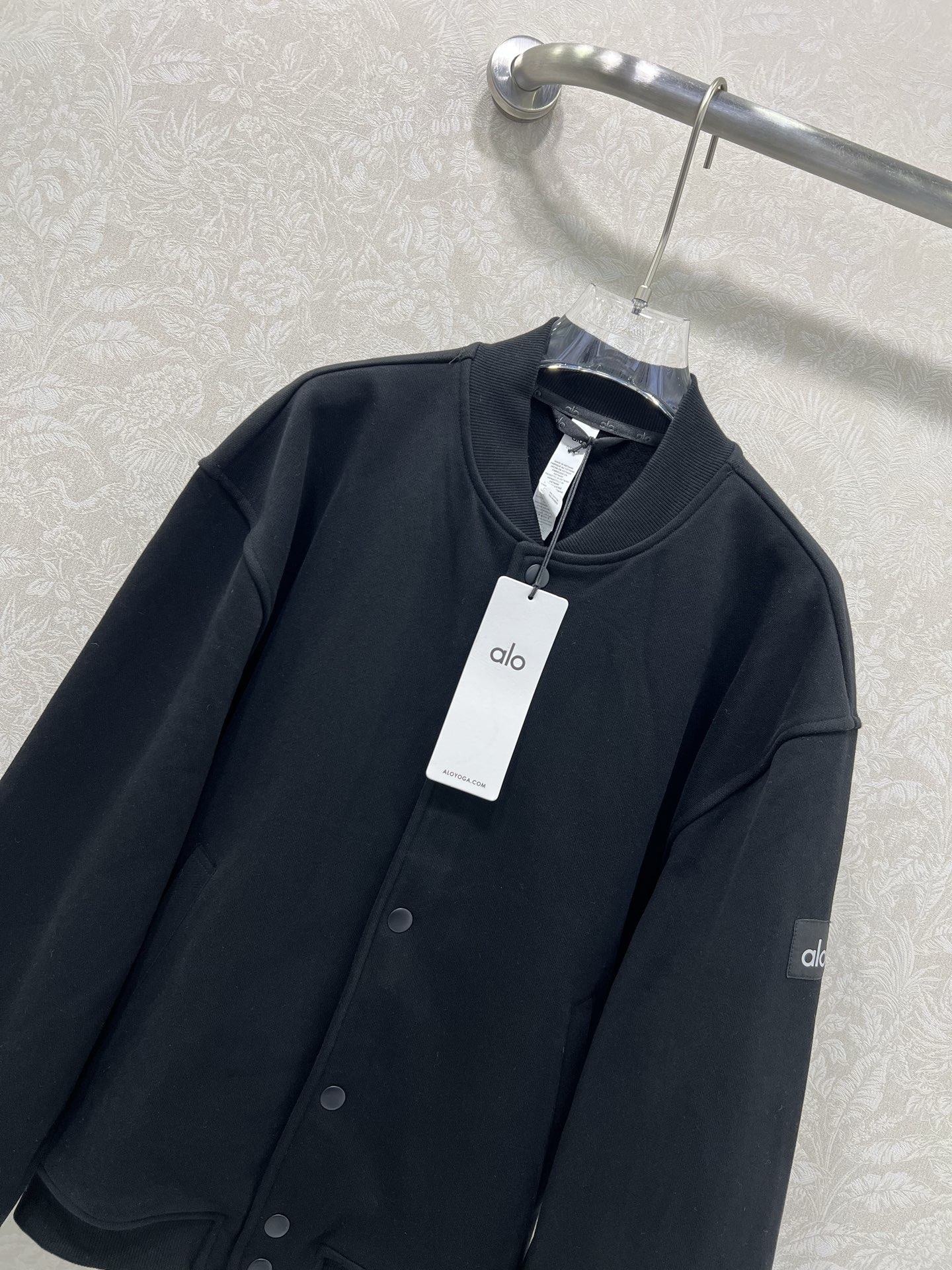 🔥🔥alo*25新款棒球⚾️外套 高克重面料挺度质感都在线 韩版宽松版型 袖臂alo反光logo 细节都