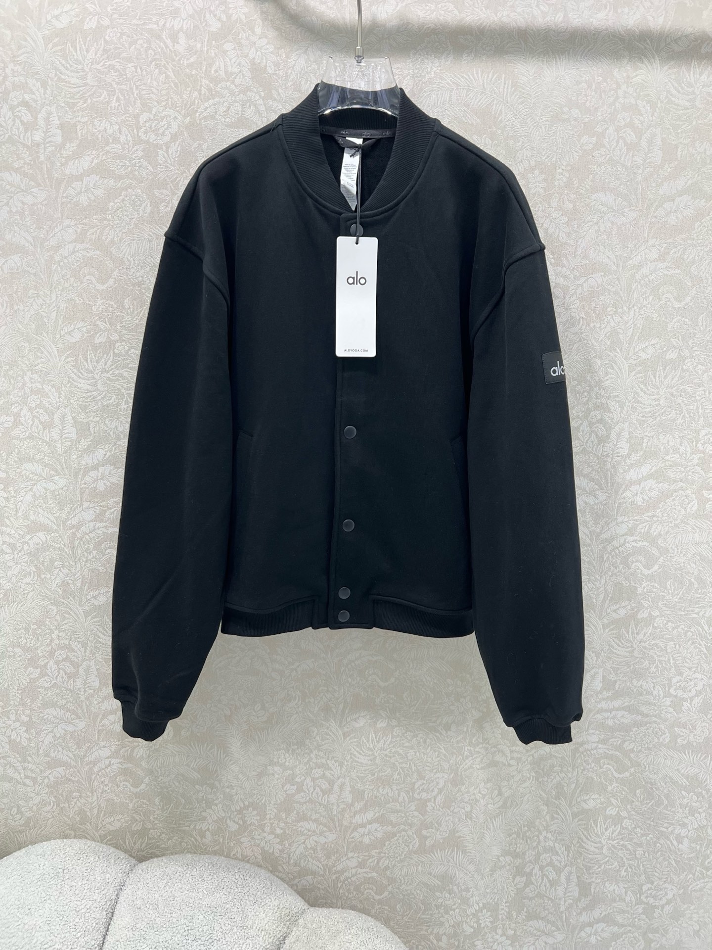 🔥🔥alo*25新款棒球⚾️外套 高克重面料挺度质感都在线 韩版宽松版型 袖臂alo反光logo 细节都