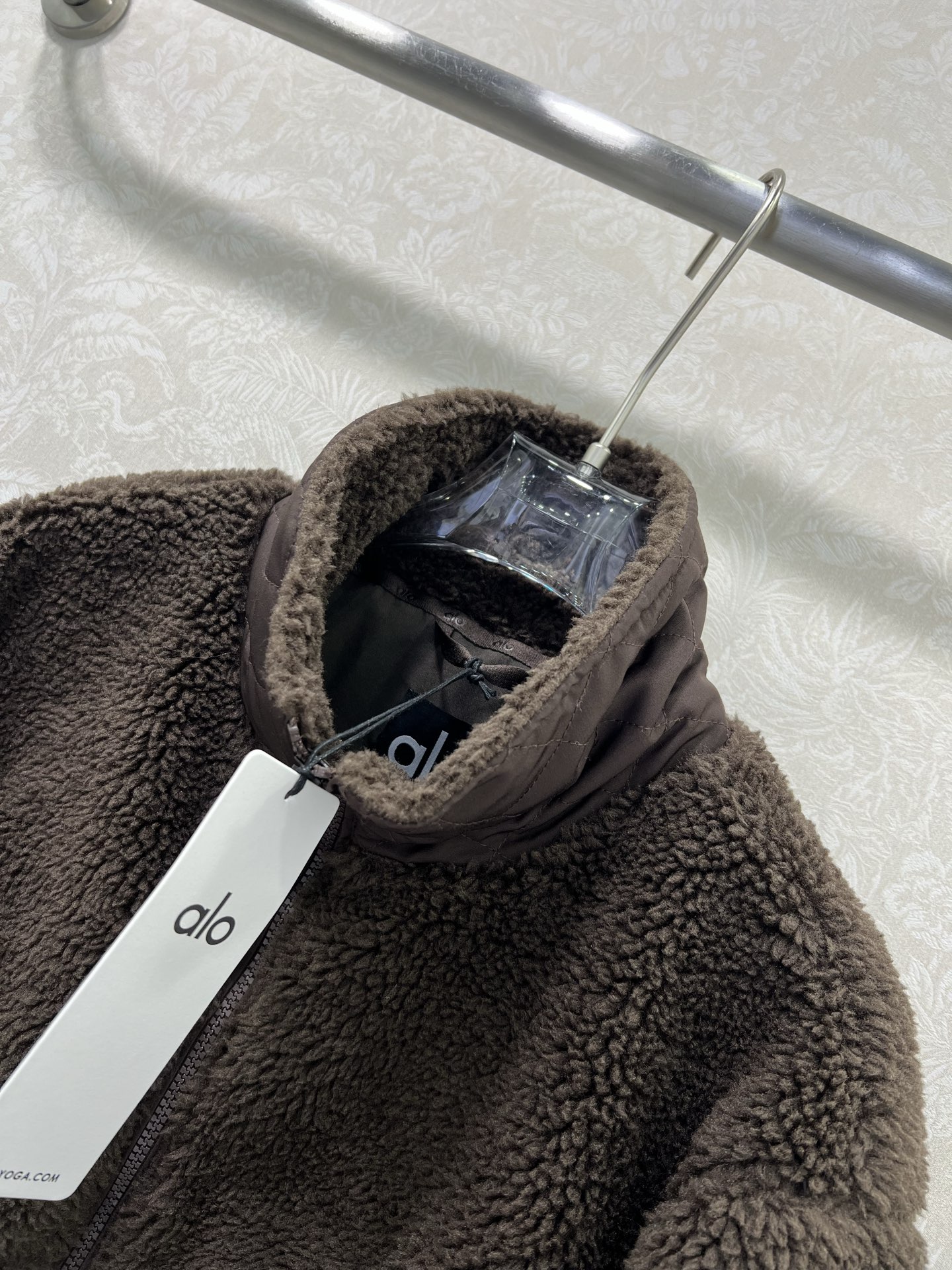 🔥🔥alo*25新款泰迪毛绒飞行外套 袖中口袋以及后背均以菱格夹棉拼接 韩版宽松版型 袖臂alo反光lo