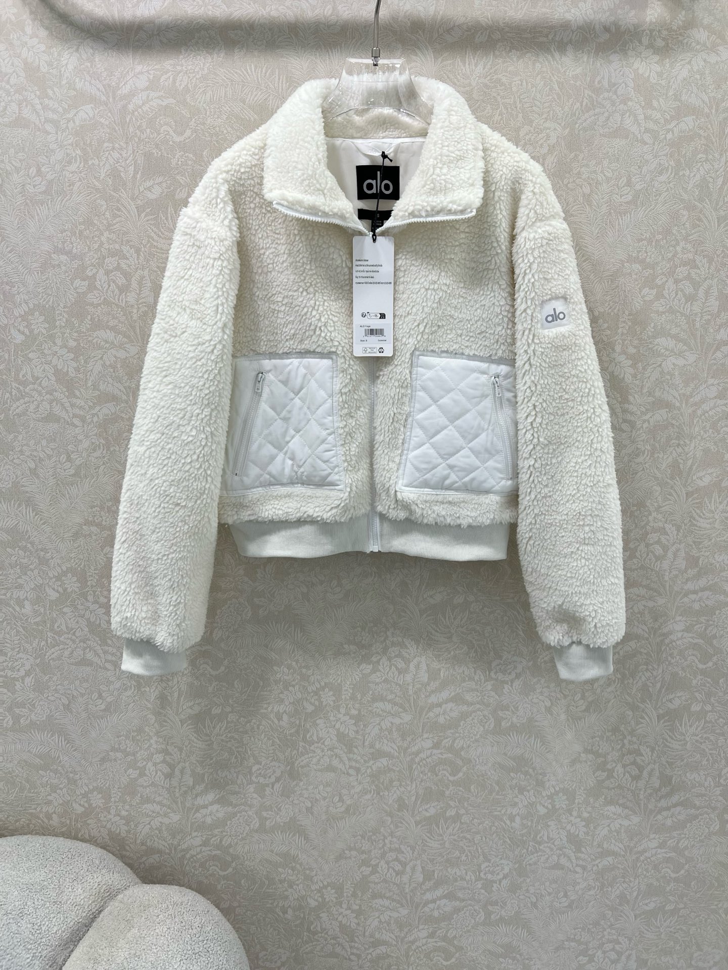 🔥🔥alo*25新款泰迪毛绒飞行外套 袖中口袋以及后背均以菱格夹棉拼接 韩版宽松版型 袖臂alo反光lo