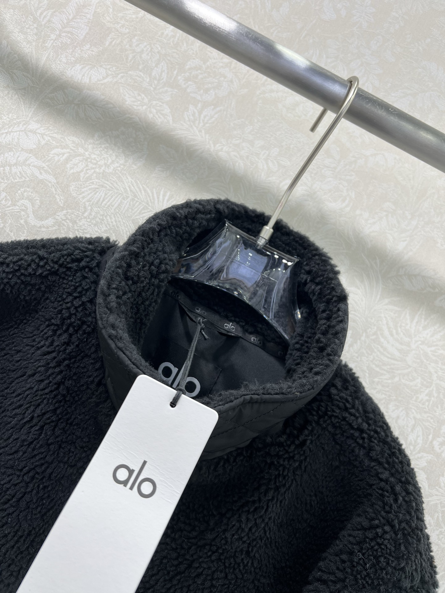 🔥🔥alo*25新款泰迪毛绒飞行外套 袖中口袋以及后背均以菱格夹棉拼接 韩版宽松版型 袖臂alo反光lo