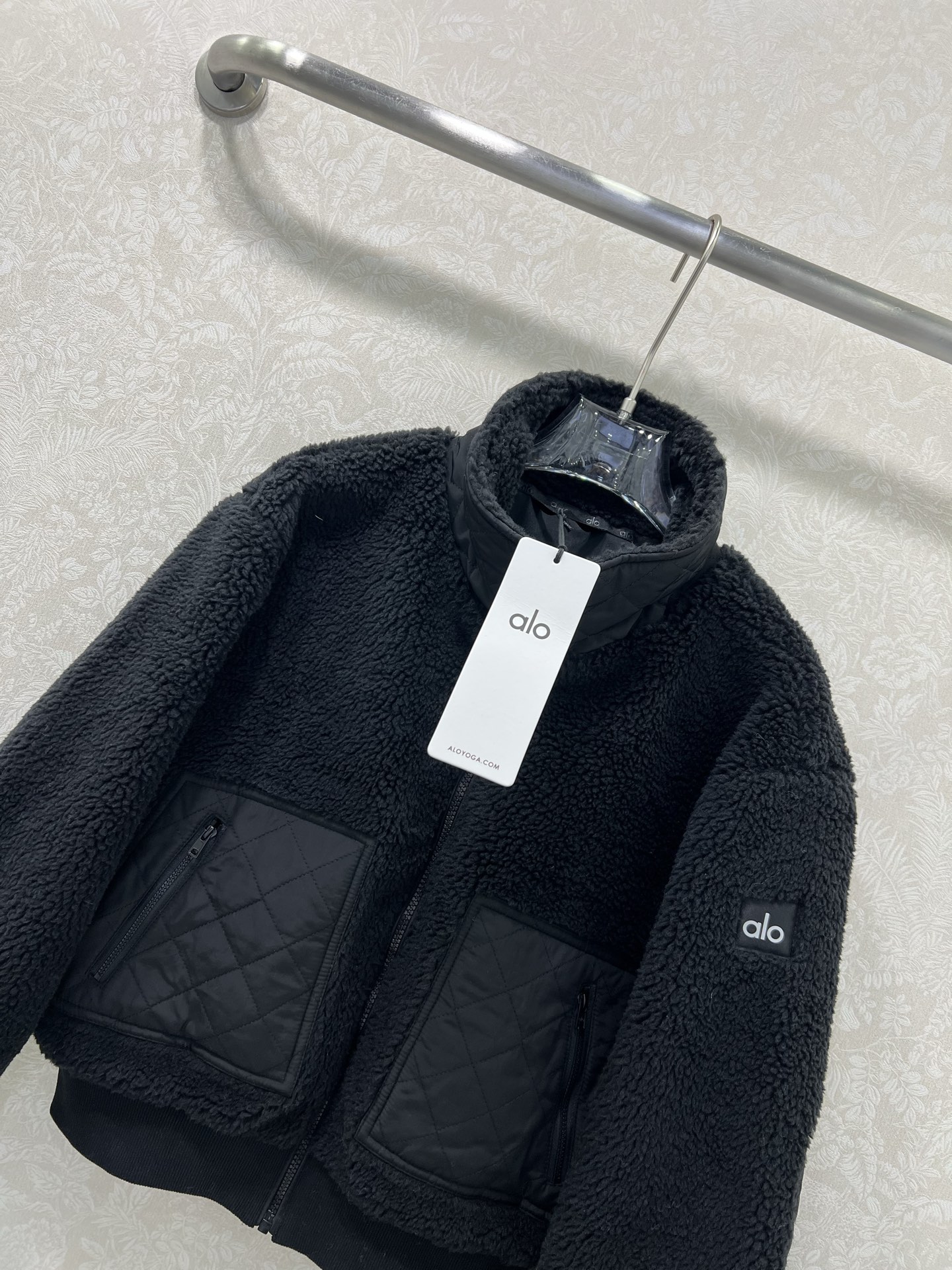 🔥🔥alo*25新款泰迪毛绒飞行外套 袖中口袋以及后背均以菱格夹棉拼接 韩版宽松版型 袖臂alo反光lo