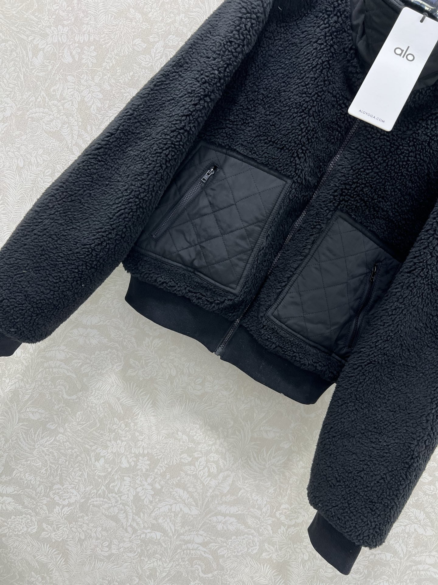 🔥🔥alo*25新款泰迪毛绒飞行外套 袖中口袋以及后背均以菱格夹棉拼接 韩版宽松版型 袖臂alo反光lo