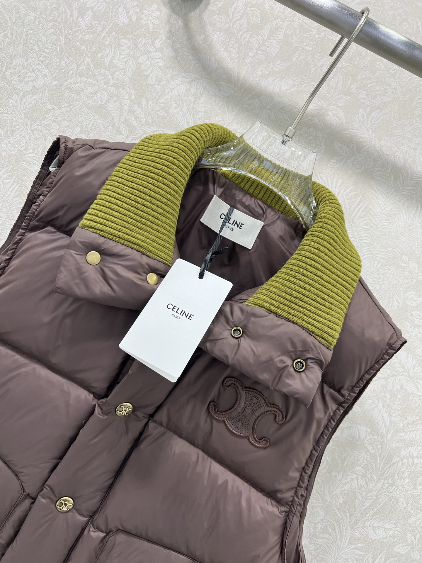 🔥🔥Celin* 25新款羽绒马甲 高定出品精美羊毛针织领口 胸前凯旋门logo刺绣 定制五金 面包卷羽