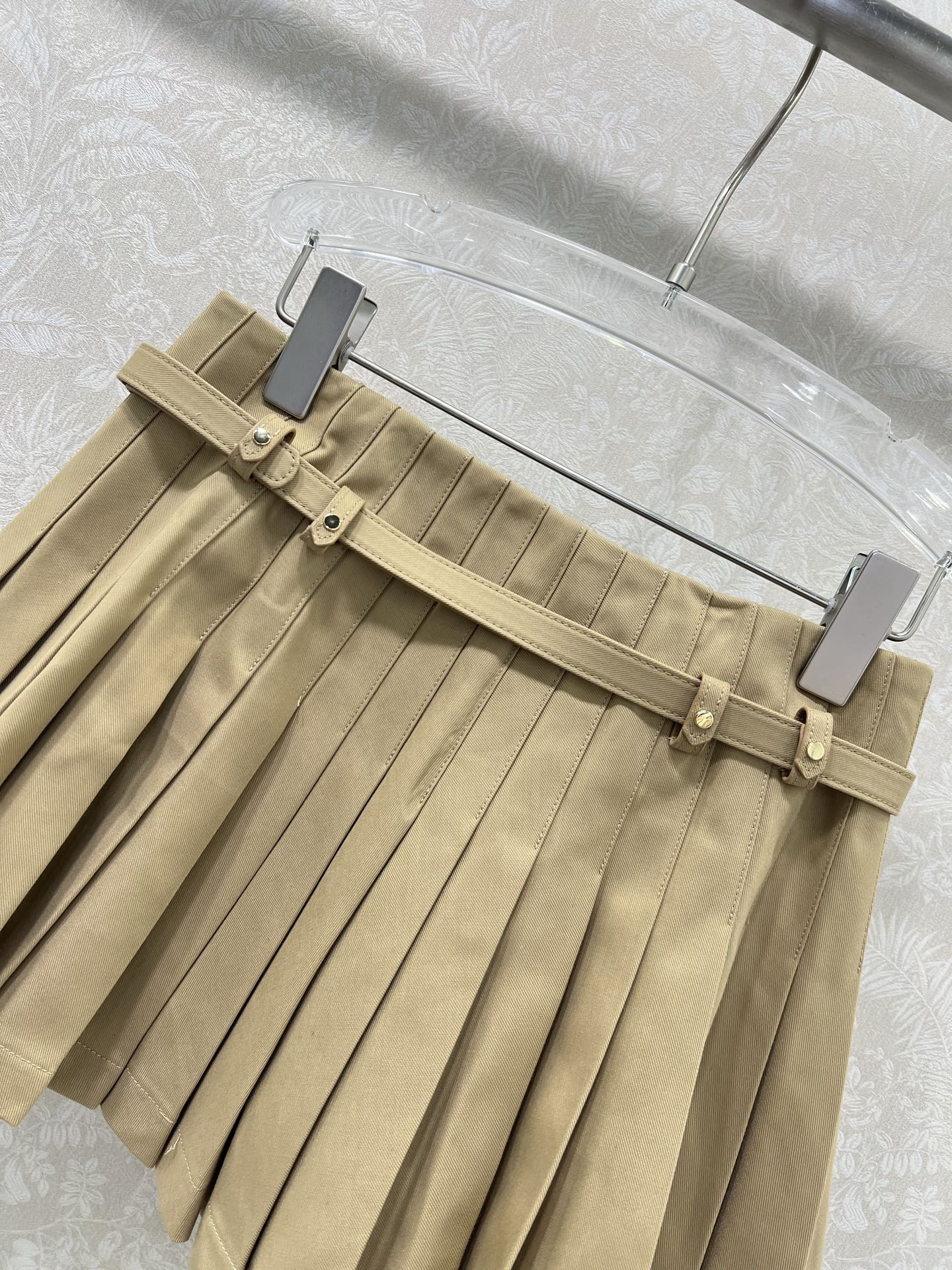 🔥🔥miumi*25早秋新款重工百褶短裙 搭配定制腰带 内搭配送可拆卸格子花苞安全裤 安全感满满 定制五