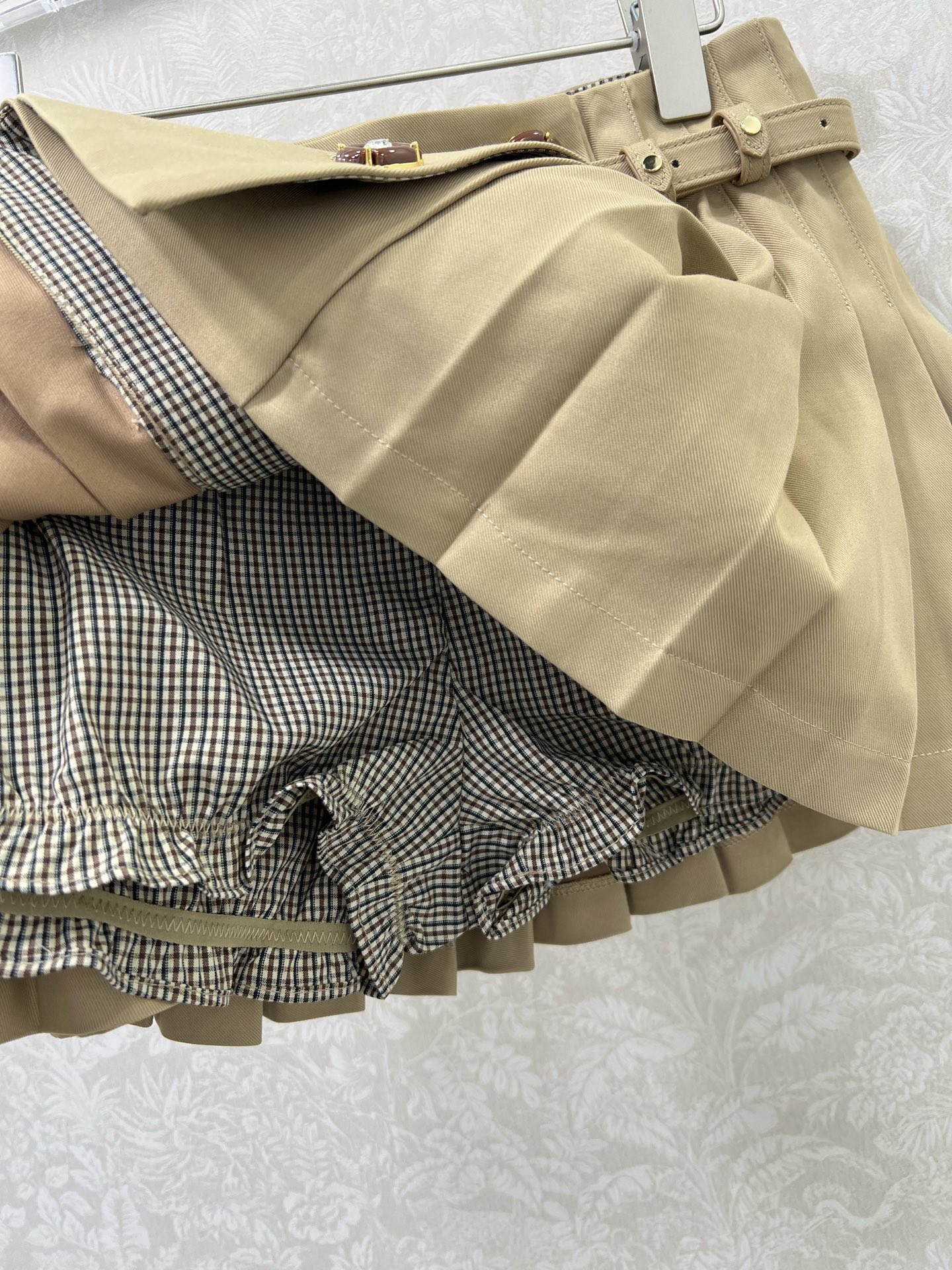 🔥🔥miumi*25早秋新款重工百褶短裙 搭配定制腰带 内搭配送可拆卸格子花苞安全裤 安全感满满 定制五
