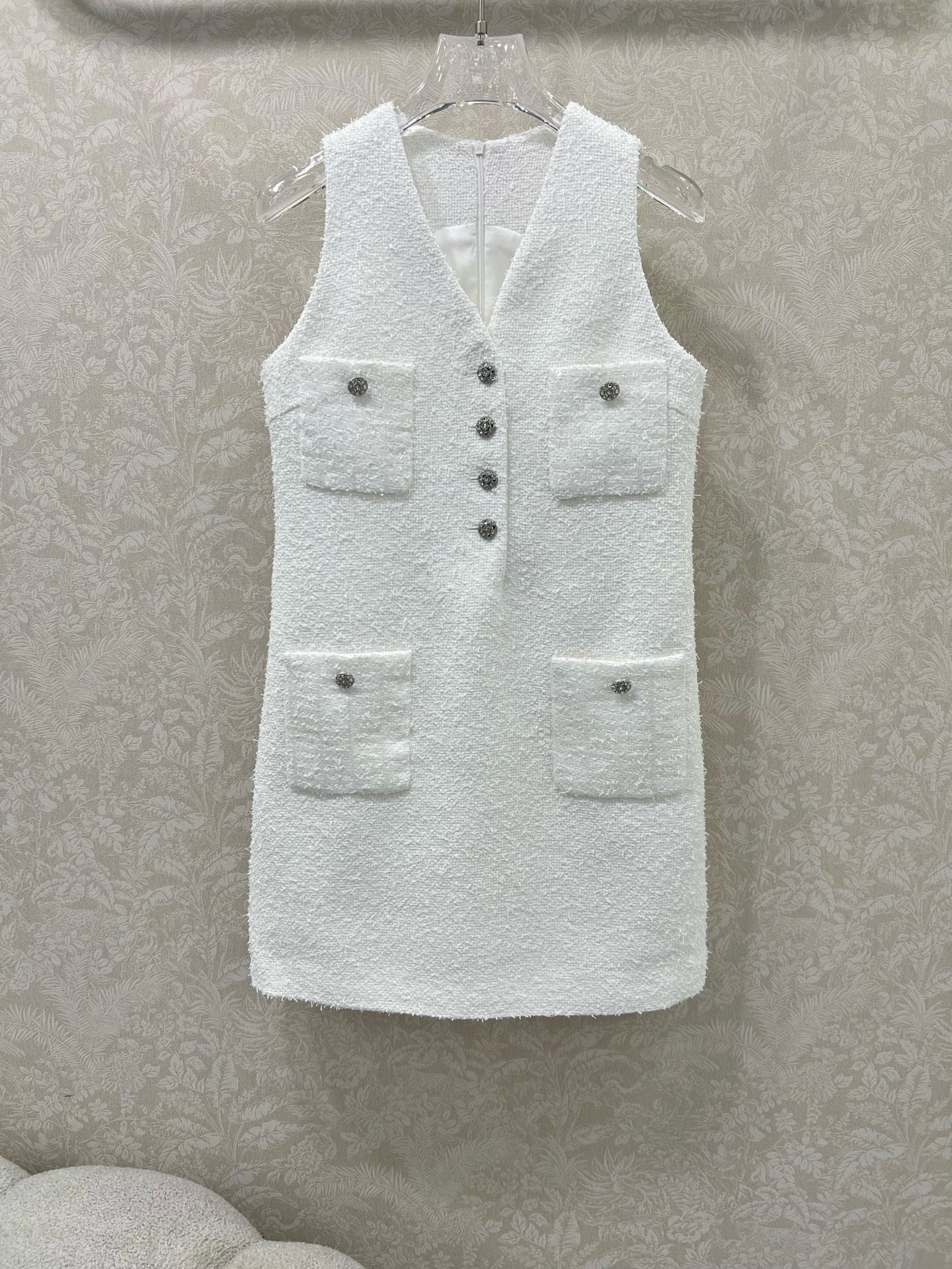 🔥🔥 Chan*l 25新品亮片🤎编织背心裙 高级又时髦的重工编织软花呢面料质感柔软细腻 v领半扣 双口