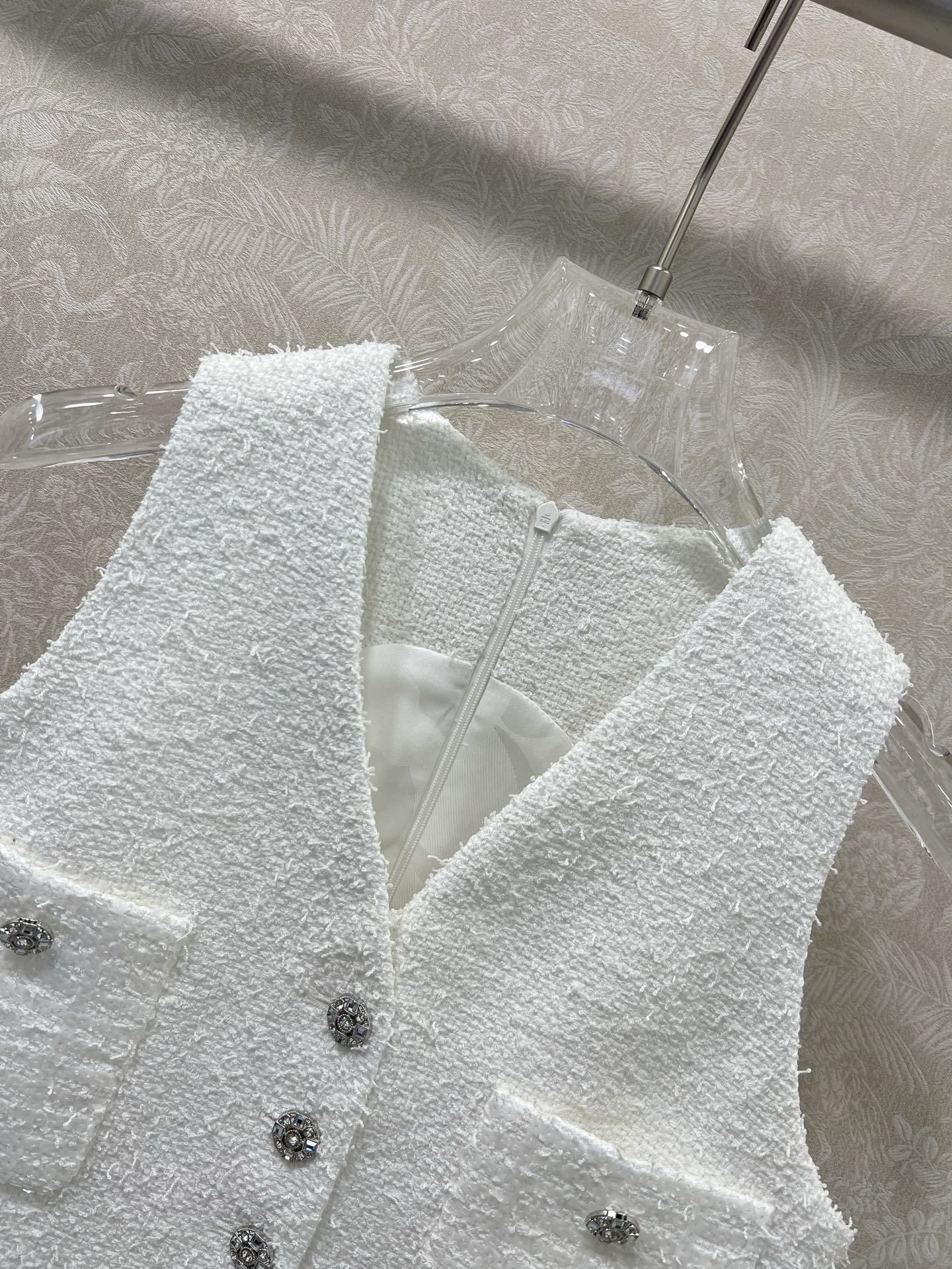 🔥🔥 Chan*l 25新品亮片🤎编织背心裙 高级又时髦的重工编织软花呢面料质感柔软细腻 v领半扣 双口