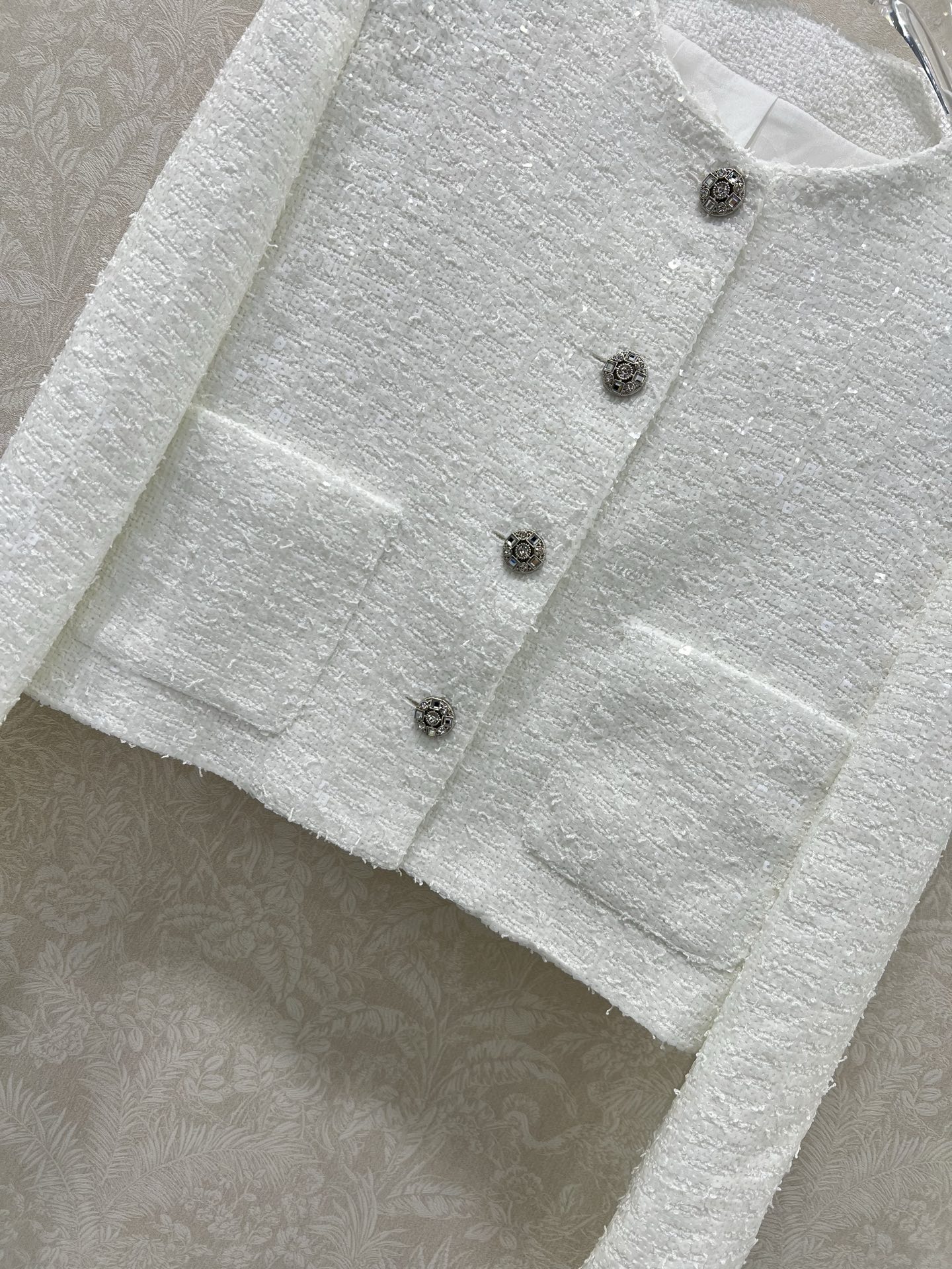 🔥🔥 Chan*l 25新品亮片🤎编织小外套！高级又时髦的重工编织软花呢面料质感柔软细腻！经典双口袋3D