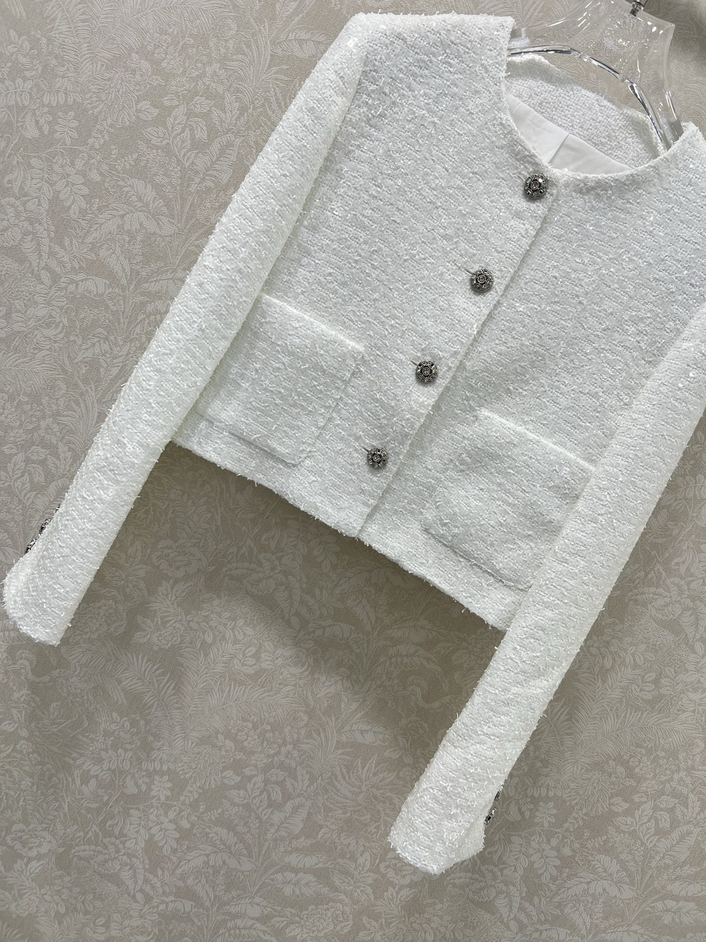 🔥🔥 Chan*l 25新品亮片🤎编织小外套！高级又时髦的重工编织软花呢面料质感柔软细腻！经典双口袋3D