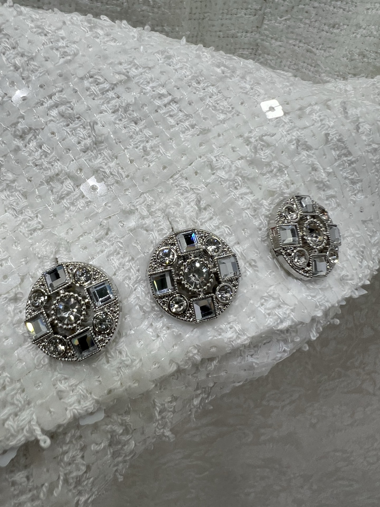 🔥🔥 Chan*l 25新品亮片🤎编织小外套！高级又时髦的重工编织软花呢面料质感柔软细腻！经典双口袋3D