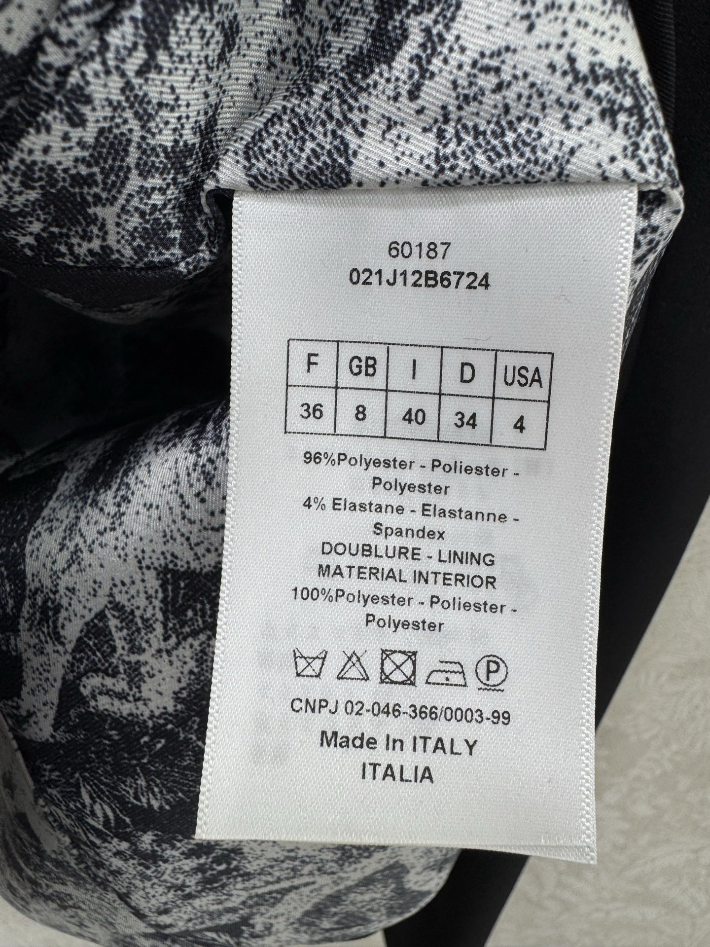 🔥🔥DIO*25新款西装外套 西服面料挺度质感都在线 胸前小蜜蜂logo刺绣 内衬经典动物老虎印花 定制