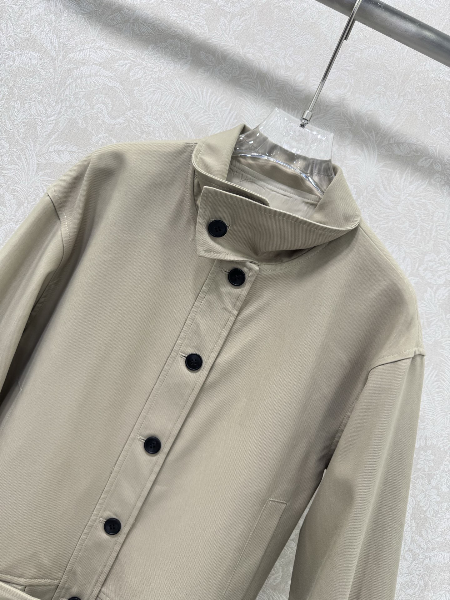 🔥🔥Celin*25新款连衣裙！配腰带！小堆领装饰很有型，上身半排扣设计 下半身重工打工字褶 这款工艺采