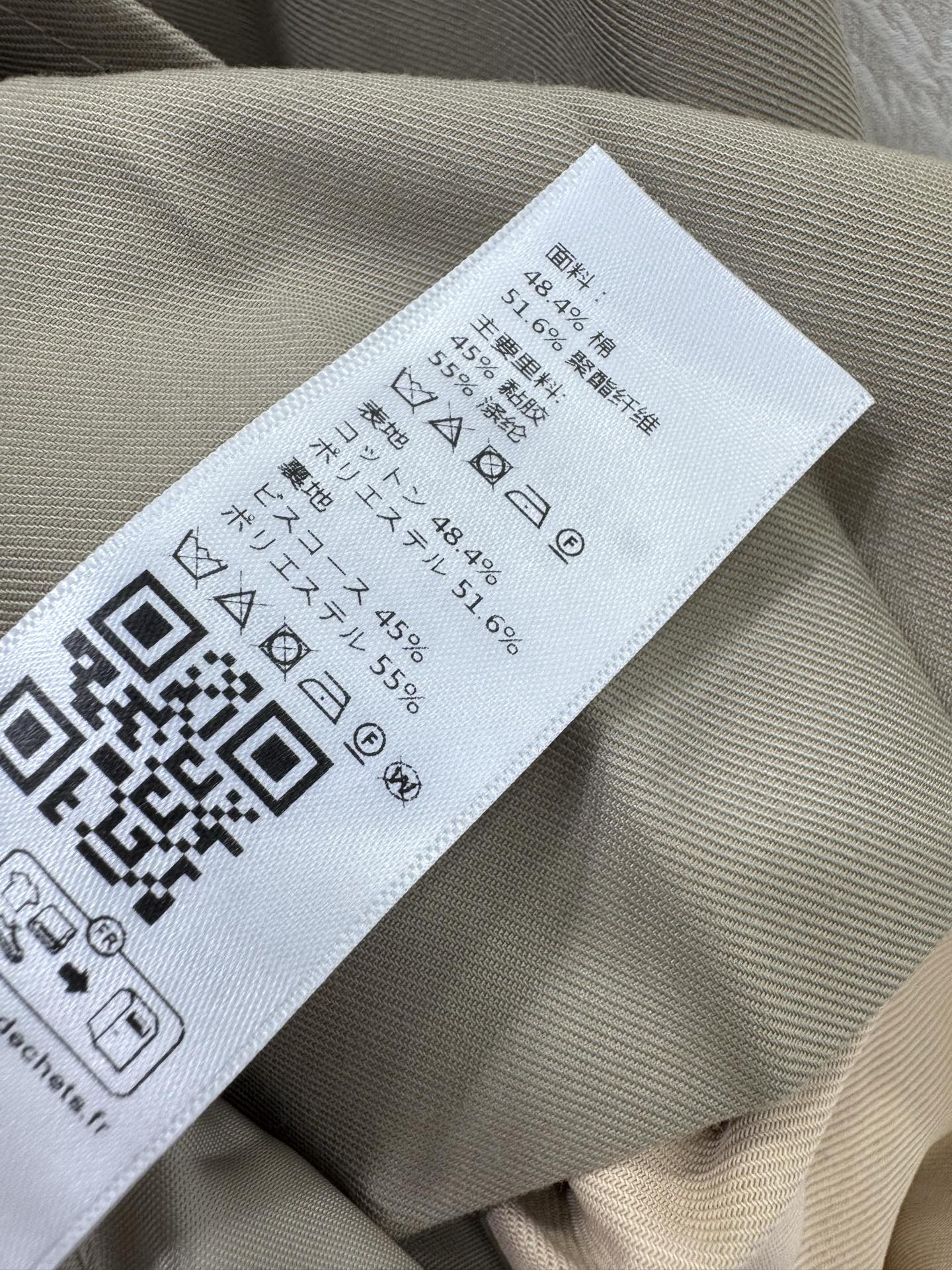 🔥🔥Celin*25新款连衣裙！配腰带！小堆领装饰很有型，上身半排扣设计 下半身重工打工字褶 这款工艺采