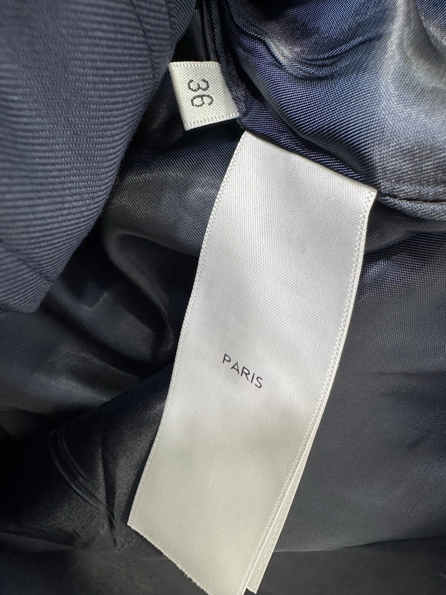 🔥🔥Celin*25新款连衣裙！配腰带！小堆领装饰很有型，上身半排扣设计 下半身重工打工字褶 这款工艺采