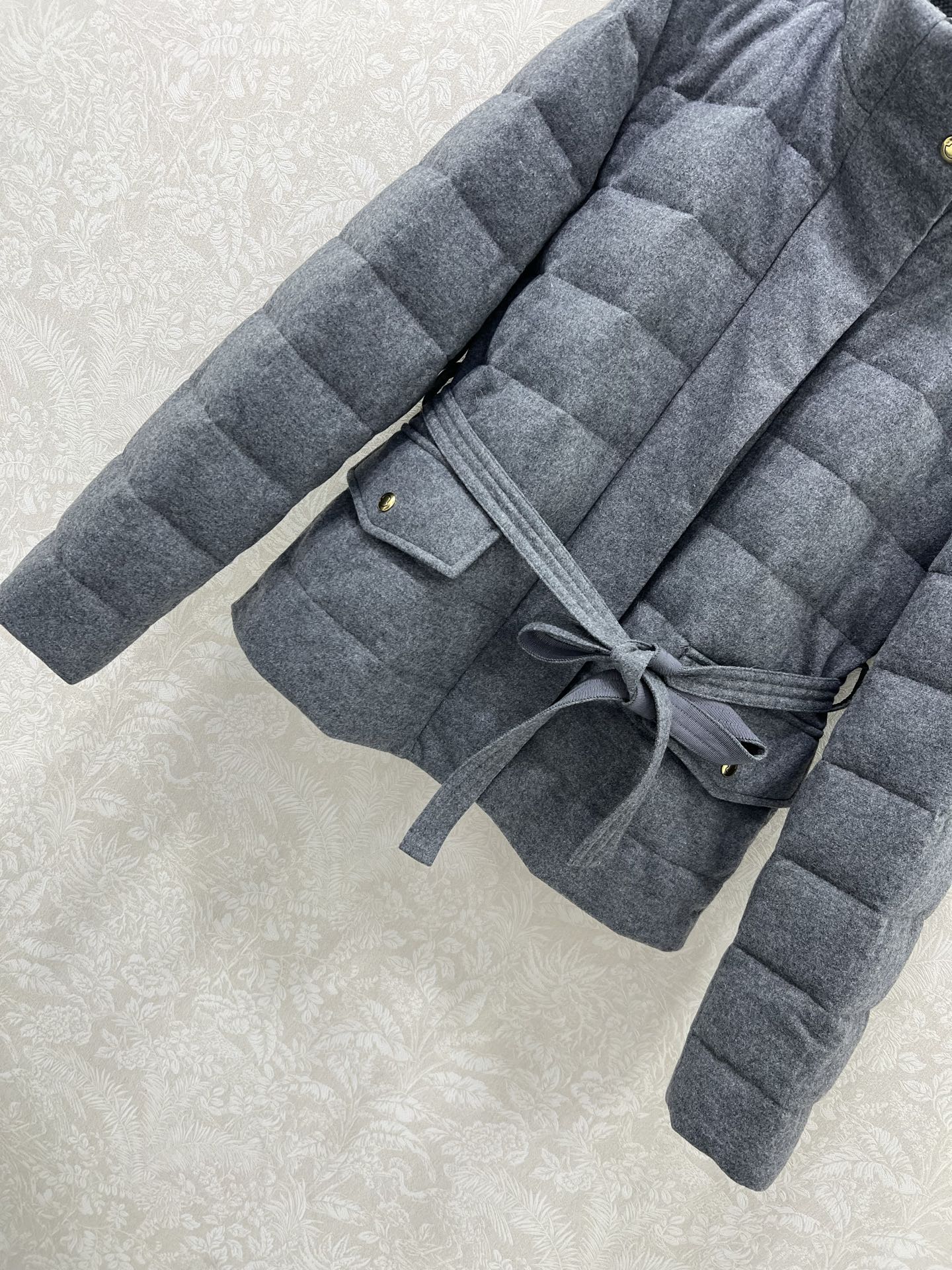 🔥🔥MONCL*R 蒙/口 25新款羊毛面料羽绒服 白鹅绒的配置 领口羊毛针织双领设计 蒙家今年极简风年