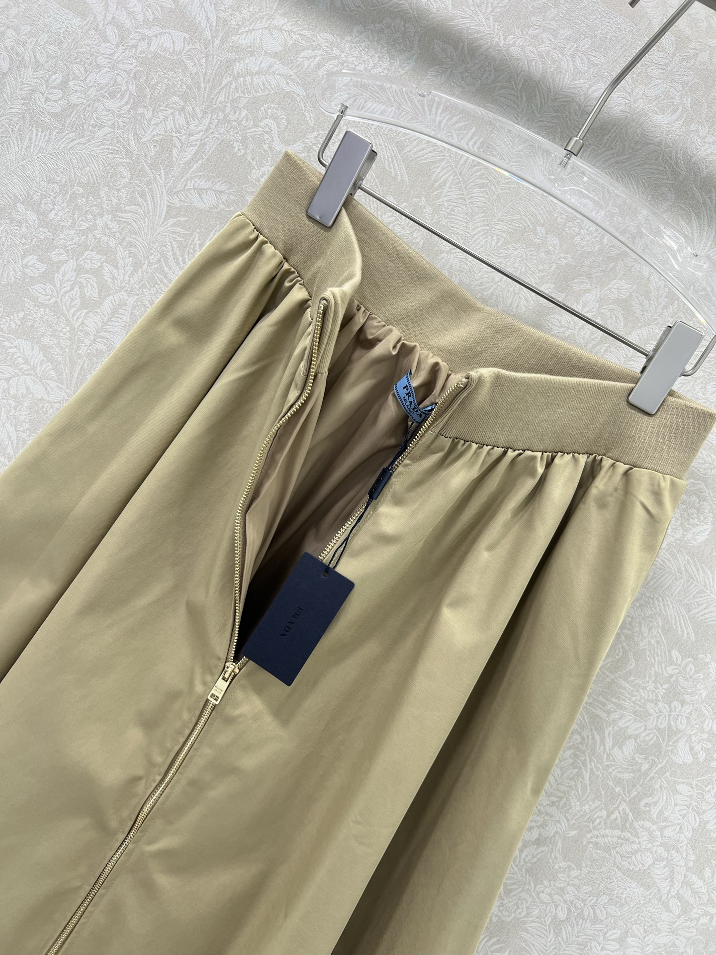 🔥🔥PRAD*普拉*达 25新款大摆拉链半裙伞裙 腰头针织 定制YB进口环保再生尼龙材质 质感轻薄透气 