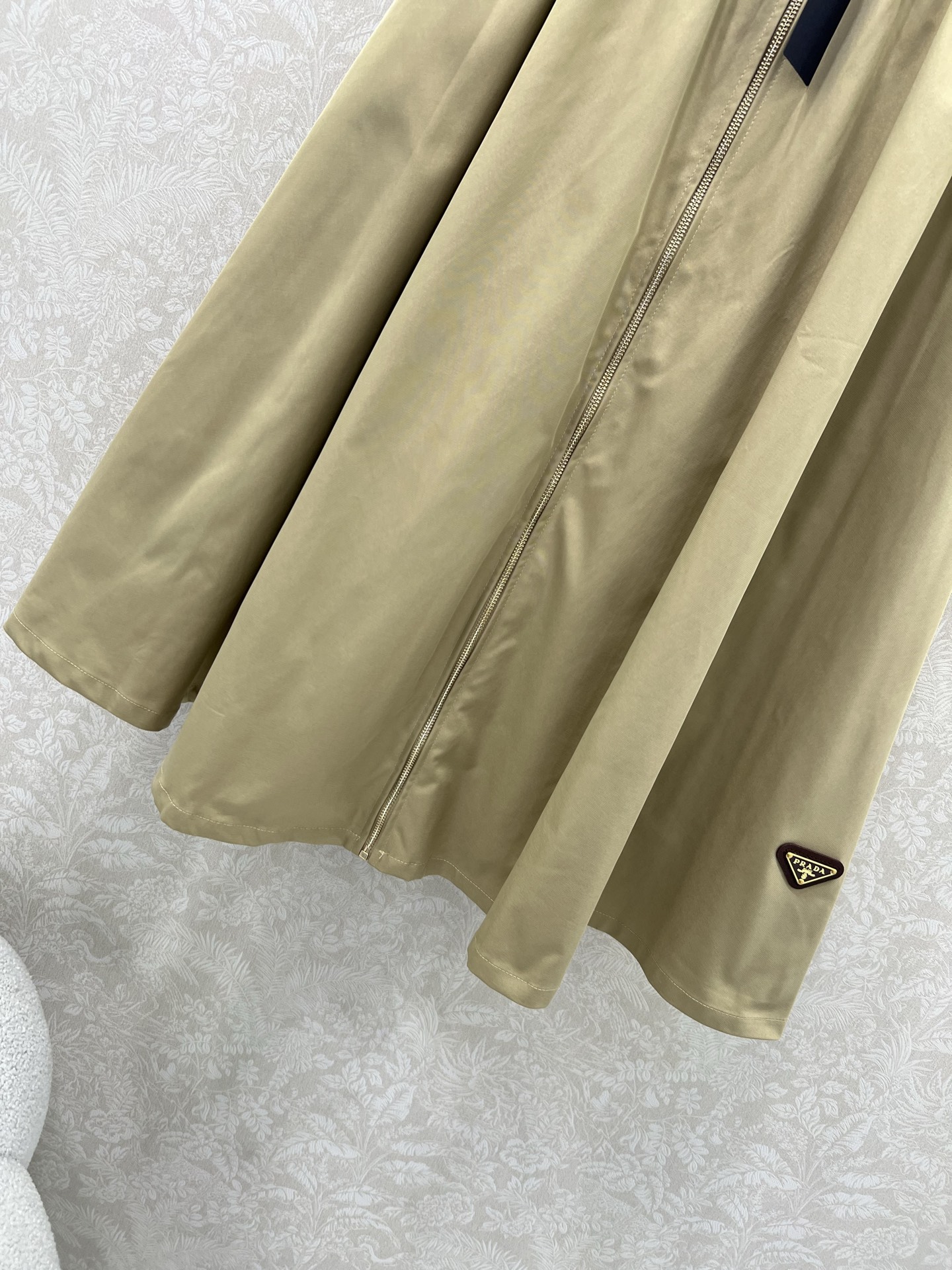 🔥🔥PRAD*普拉*达 25新款大摆拉链半裙伞裙 腰头针织 定制YB进口环保再生尼龙材质 质感轻薄透气 