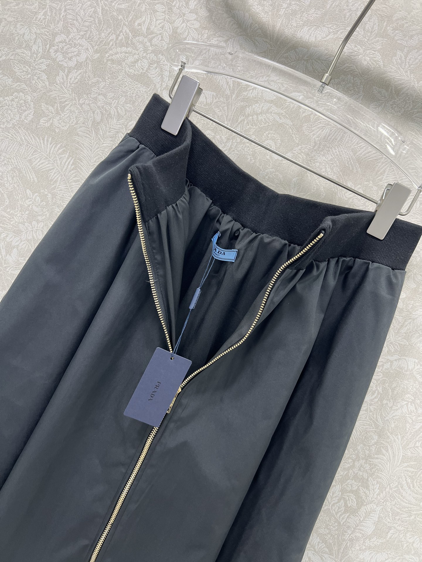 🔥🔥PRAD*普拉*达 25新款大摆拉链半裙伞裙 腰头针织 定制YB进口环保再生尼龙材质 质感轻薄透气 