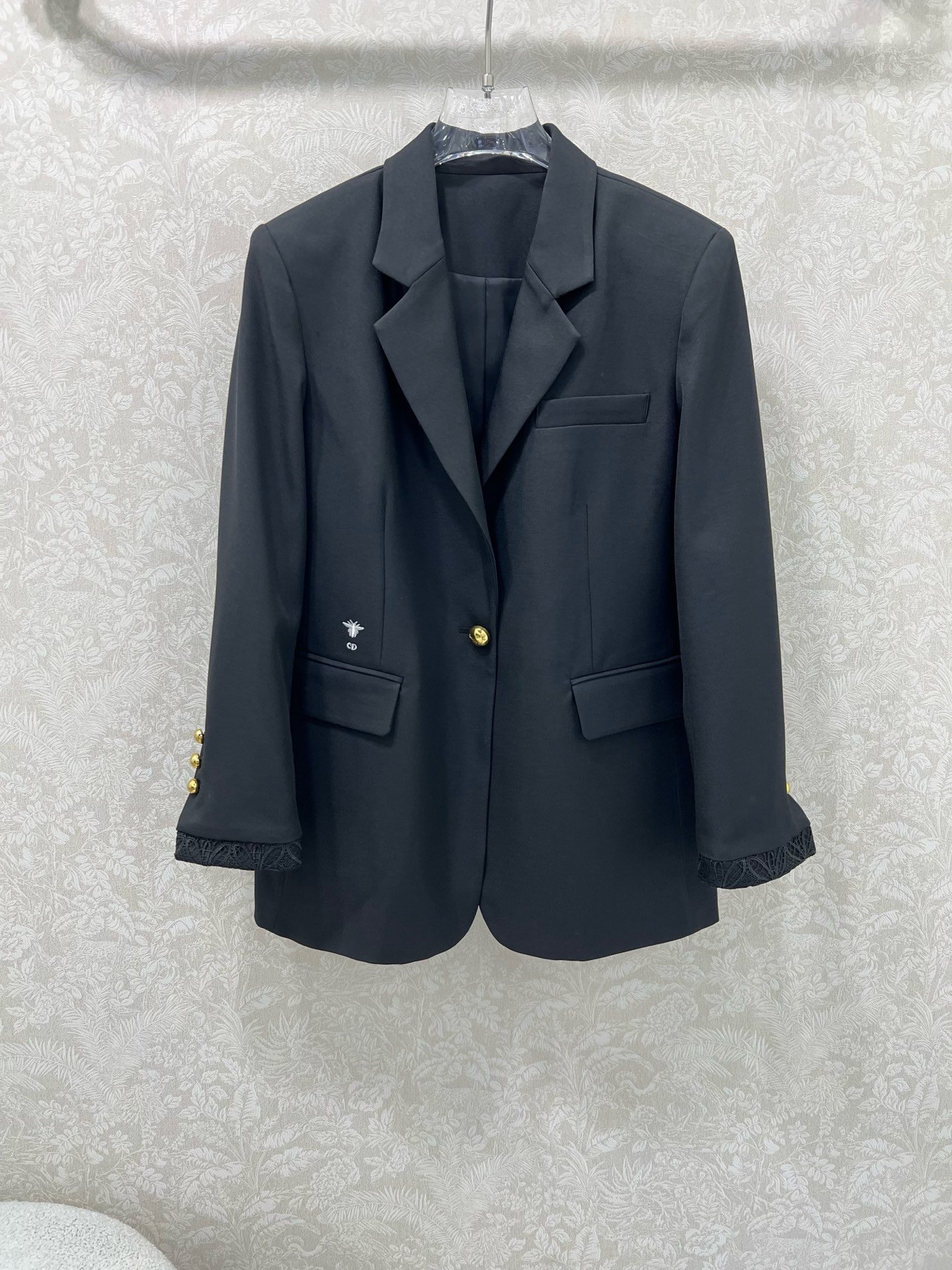 🔥🔥DIO*25新款西装外套 西服面料挺度质感都在线 袖口蕾丝设计 衣身小蜜蜂logo刺绣 定制五金细节