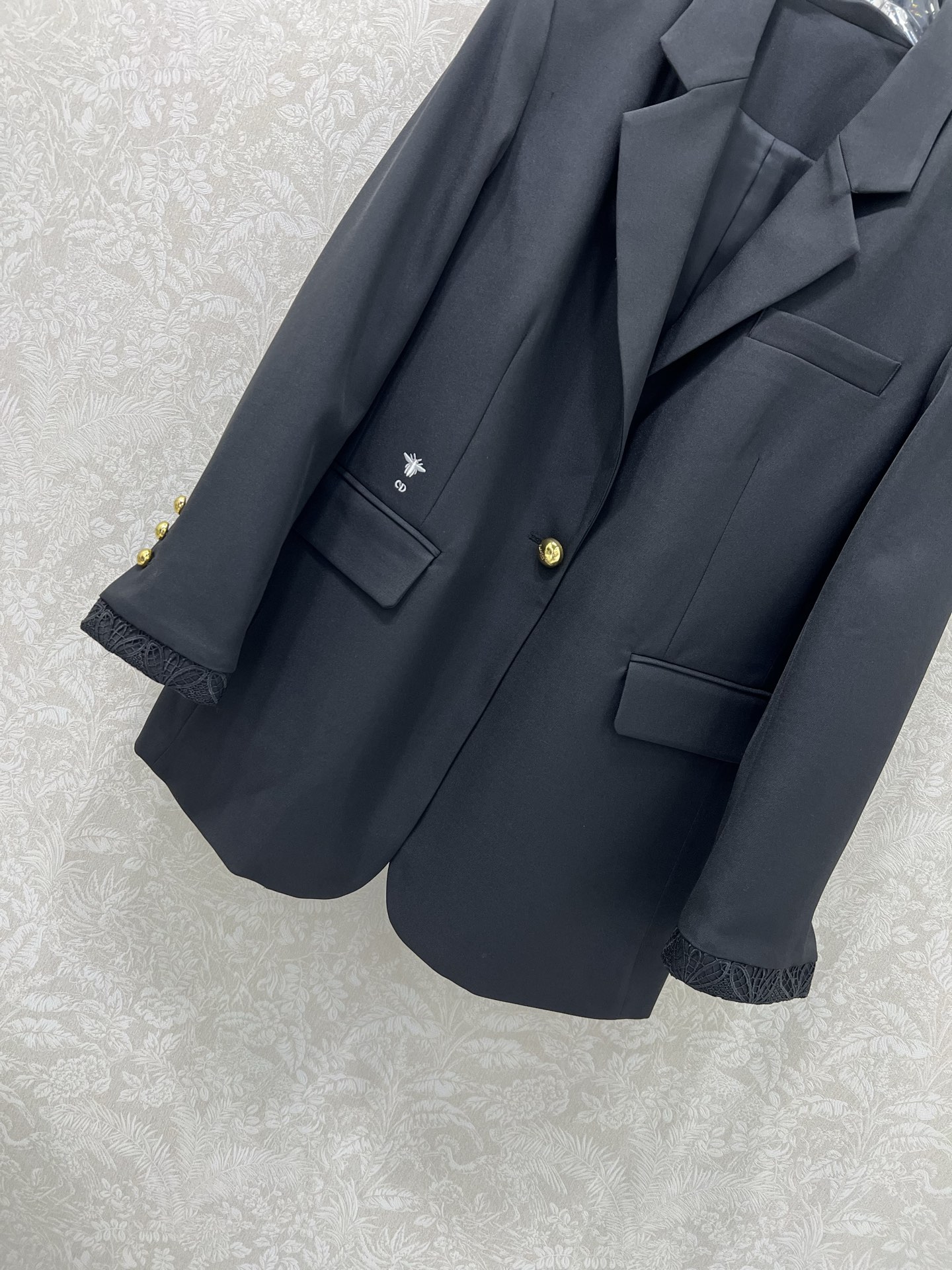 🔥🔥DIO*25新款西装外套 西服面料挺度质感都在线 袖口蕾丝设计 衣身小蜜蜂logo刺绣 定制五金细节
