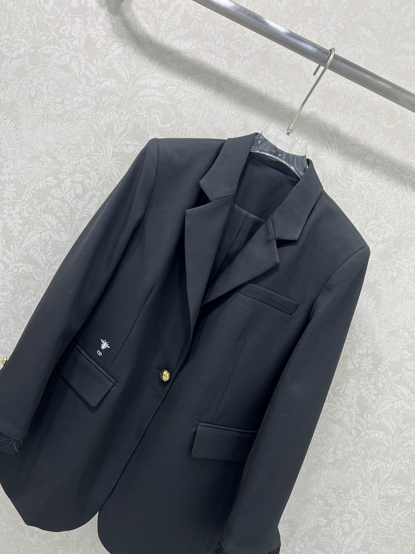 🔥🔥DIO*25新款西装外套 西服面料挺度质感都在线 袖口蕾丝设计 衣身小蜜蜂logo刺绣 定制五金细节