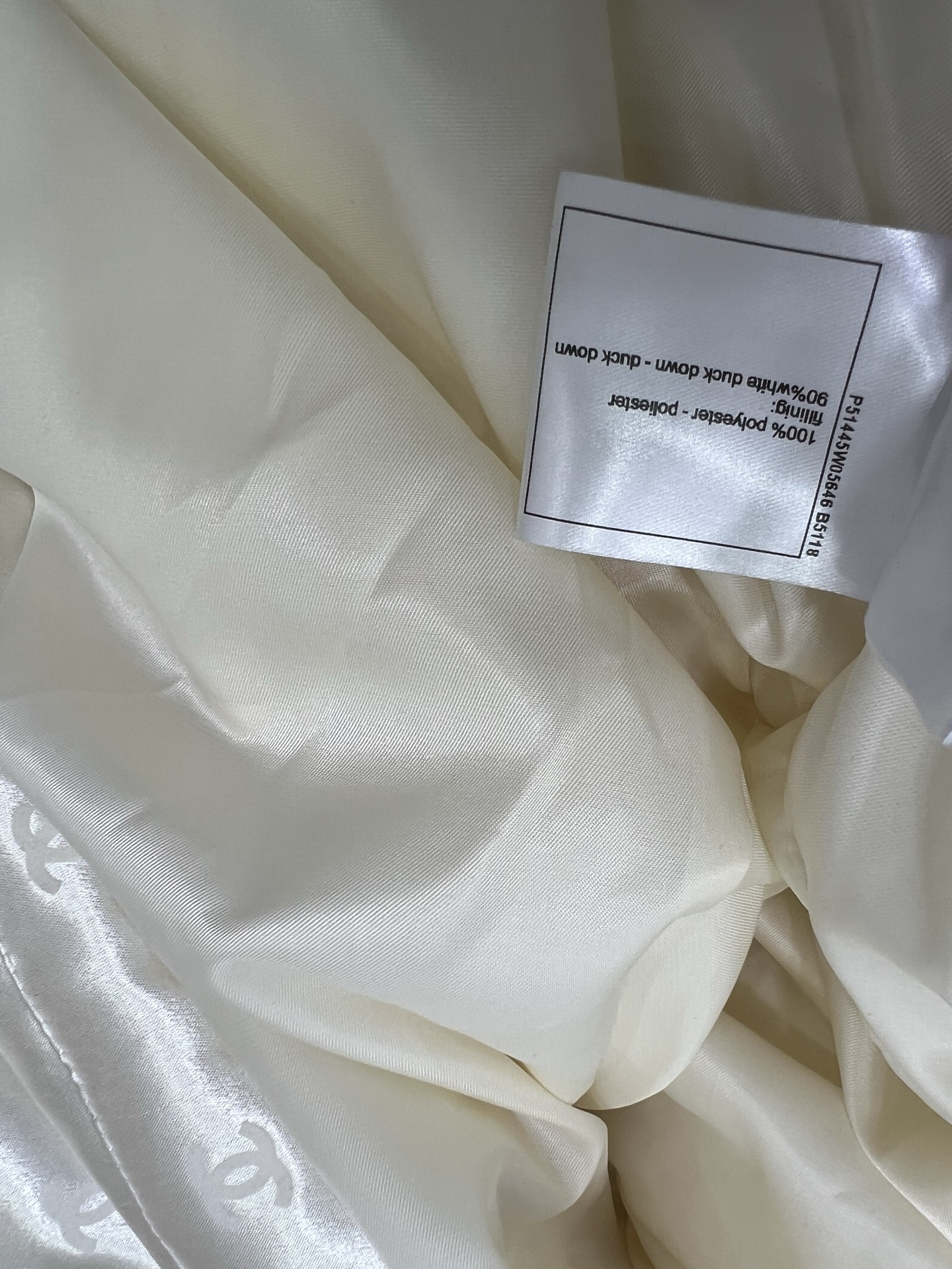 🔥🔥chan*l 25秋冬新款连帽植绒绸缎羽绒外套 90白鸭绒 双c logo植绒满印时髦好看 版型很赞